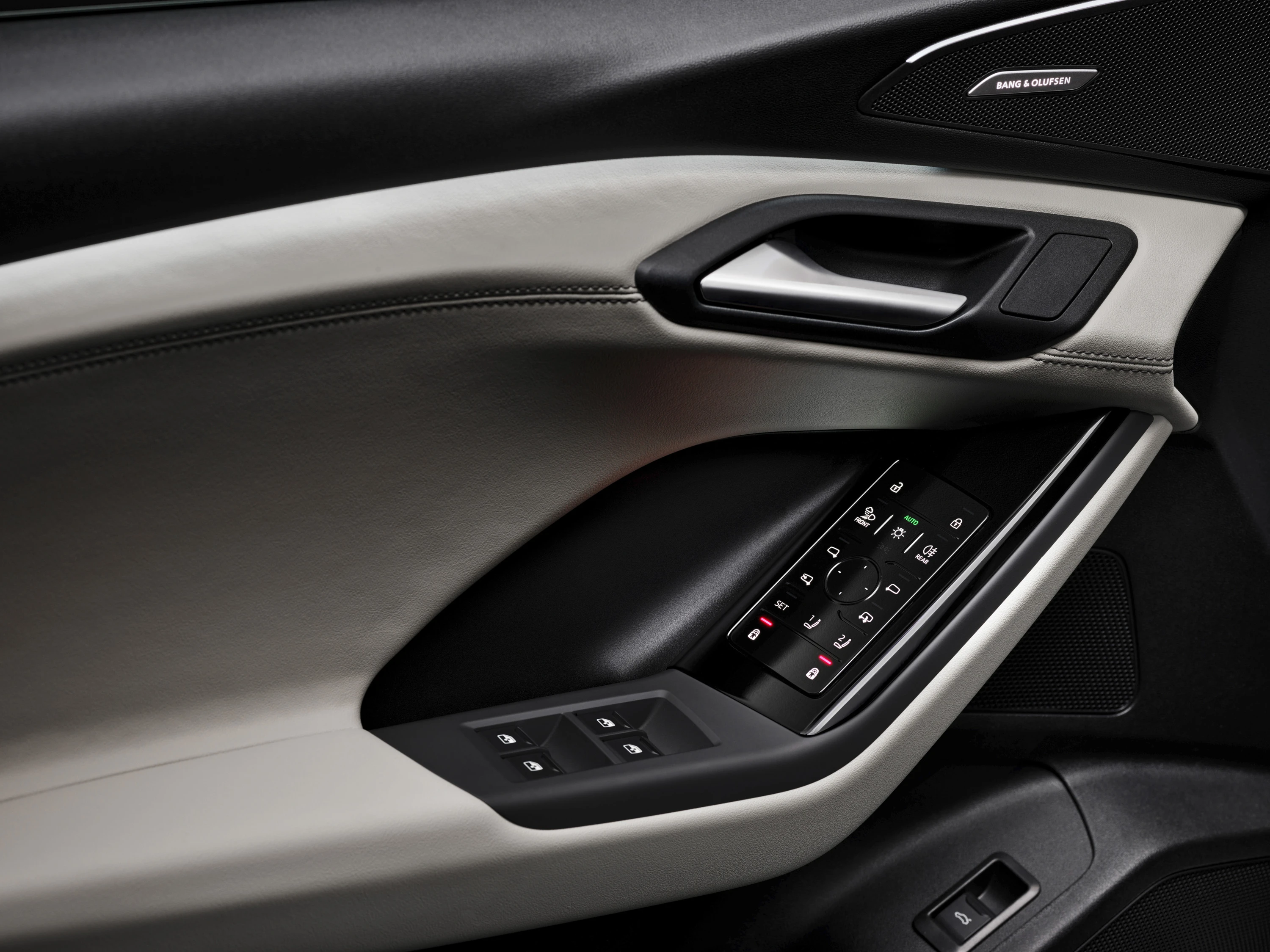 Audi Q6 e-tron quattro interior view