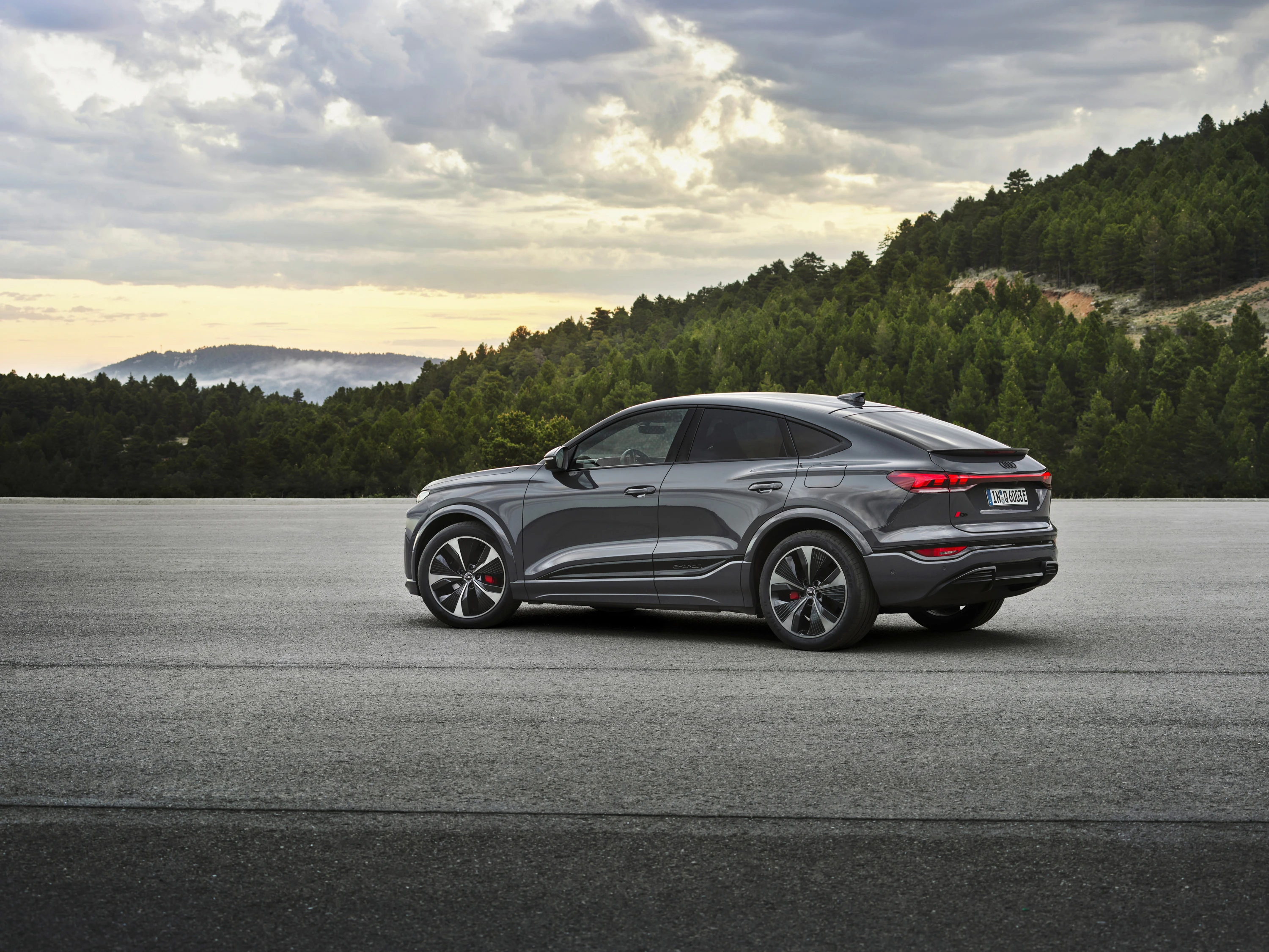 Audi Q6 Sportback e-tron exterior view
