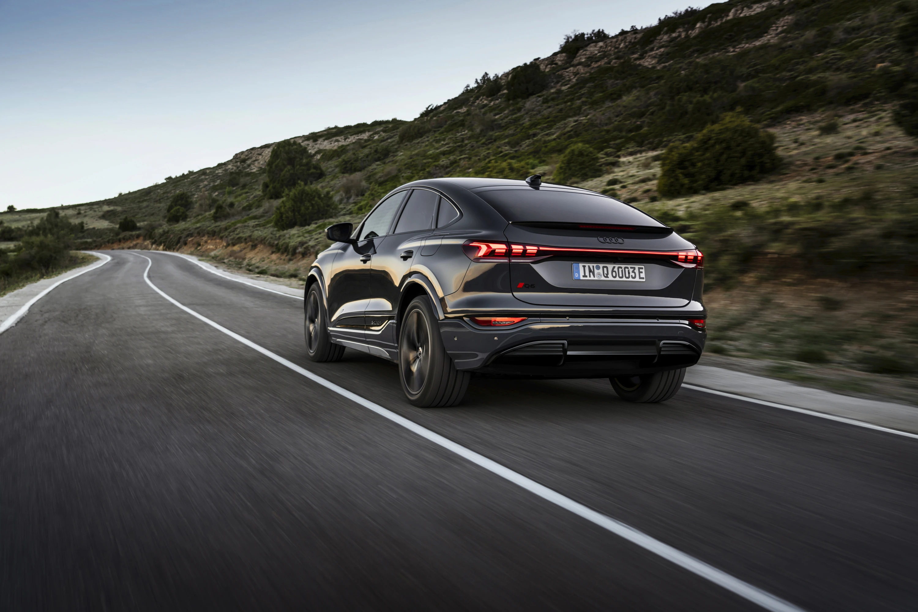 Audi Q6 Sportback e-tron dynamic view