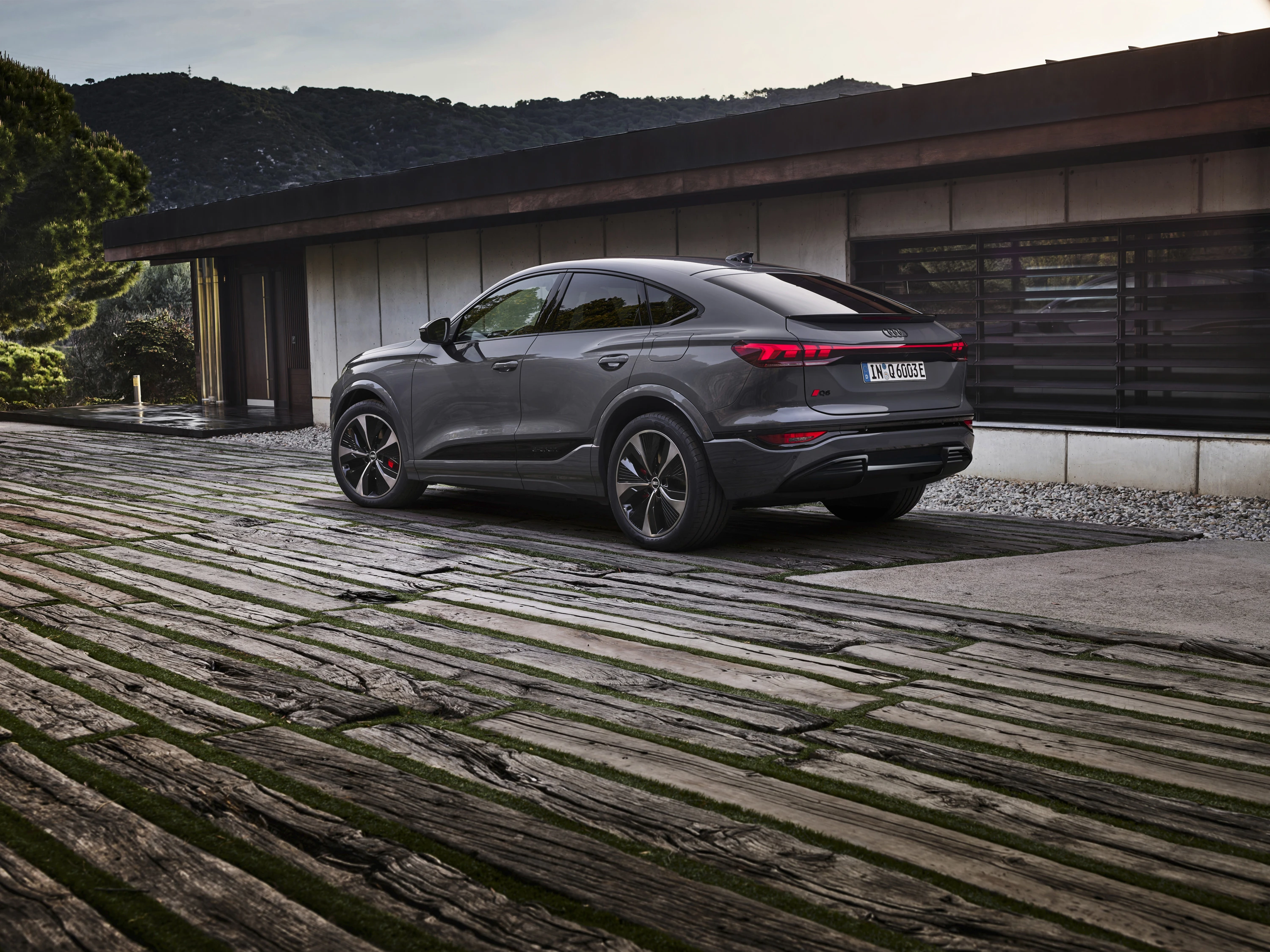 Audi Q6 Sportback e-tron quattro exterior view