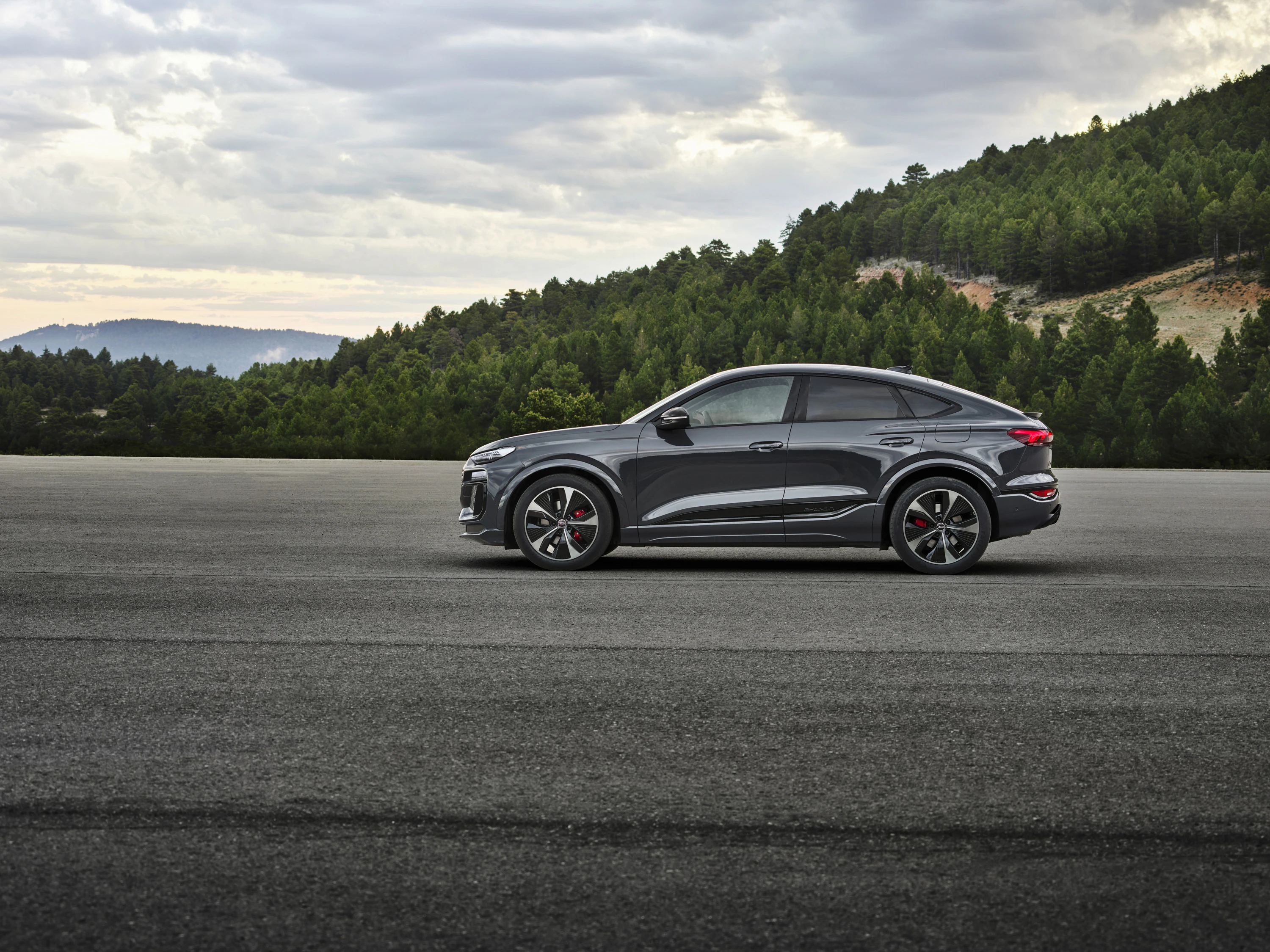 Audi Q6 Sportback e-tron quattro exterior view