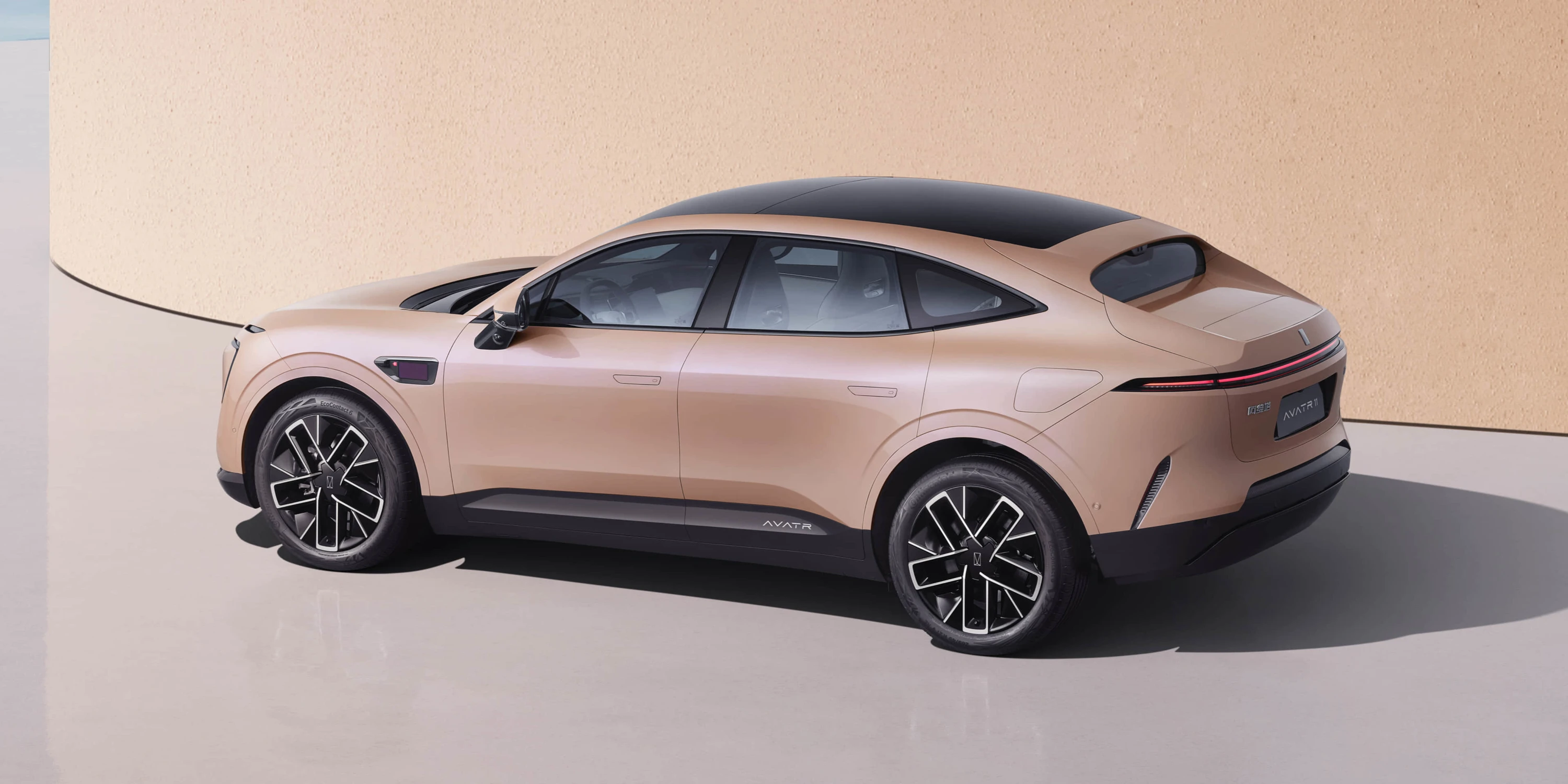 AVATR 11 AWD EV exterior view