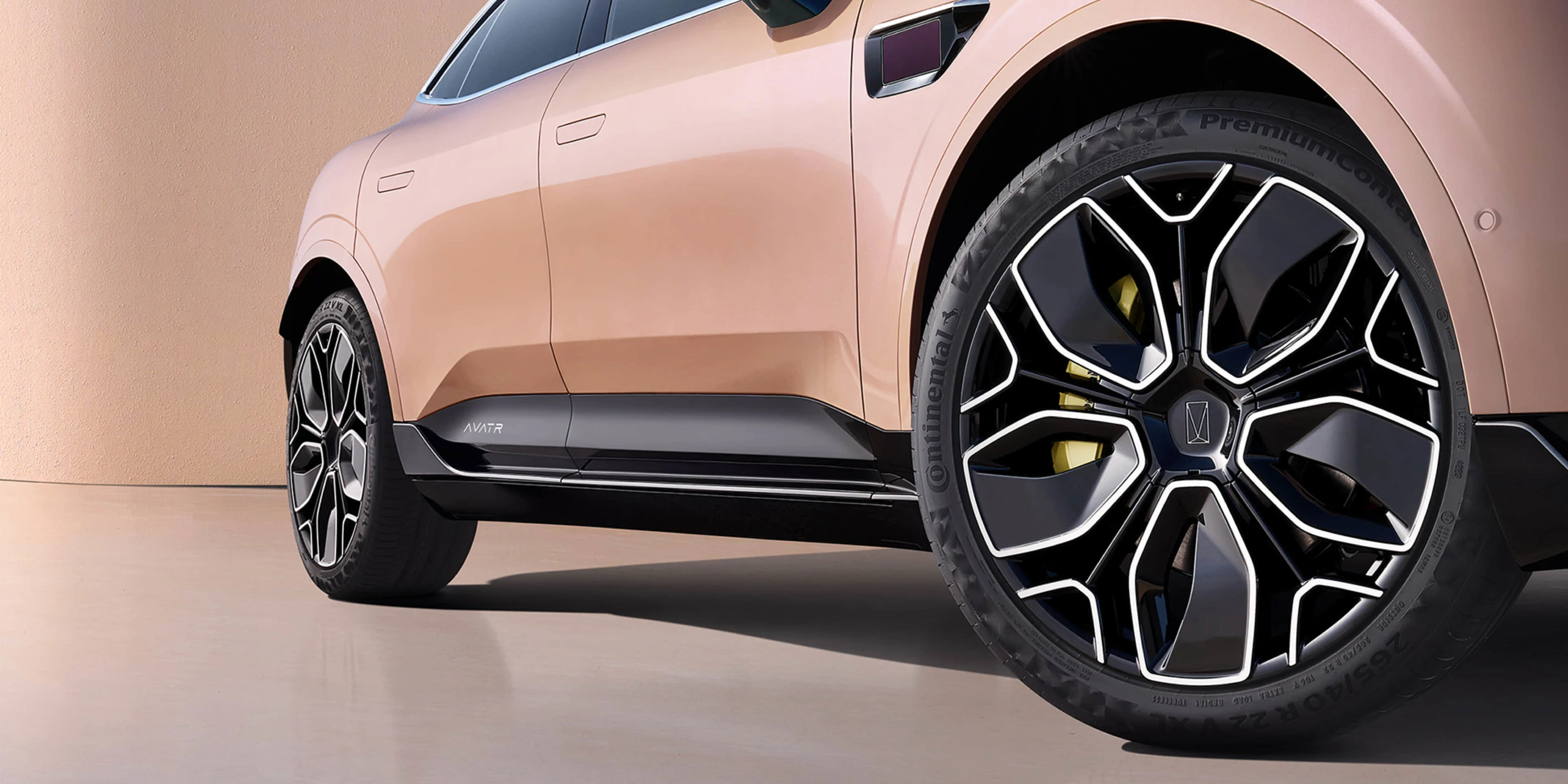AVATR 11 AWD EV wheels view