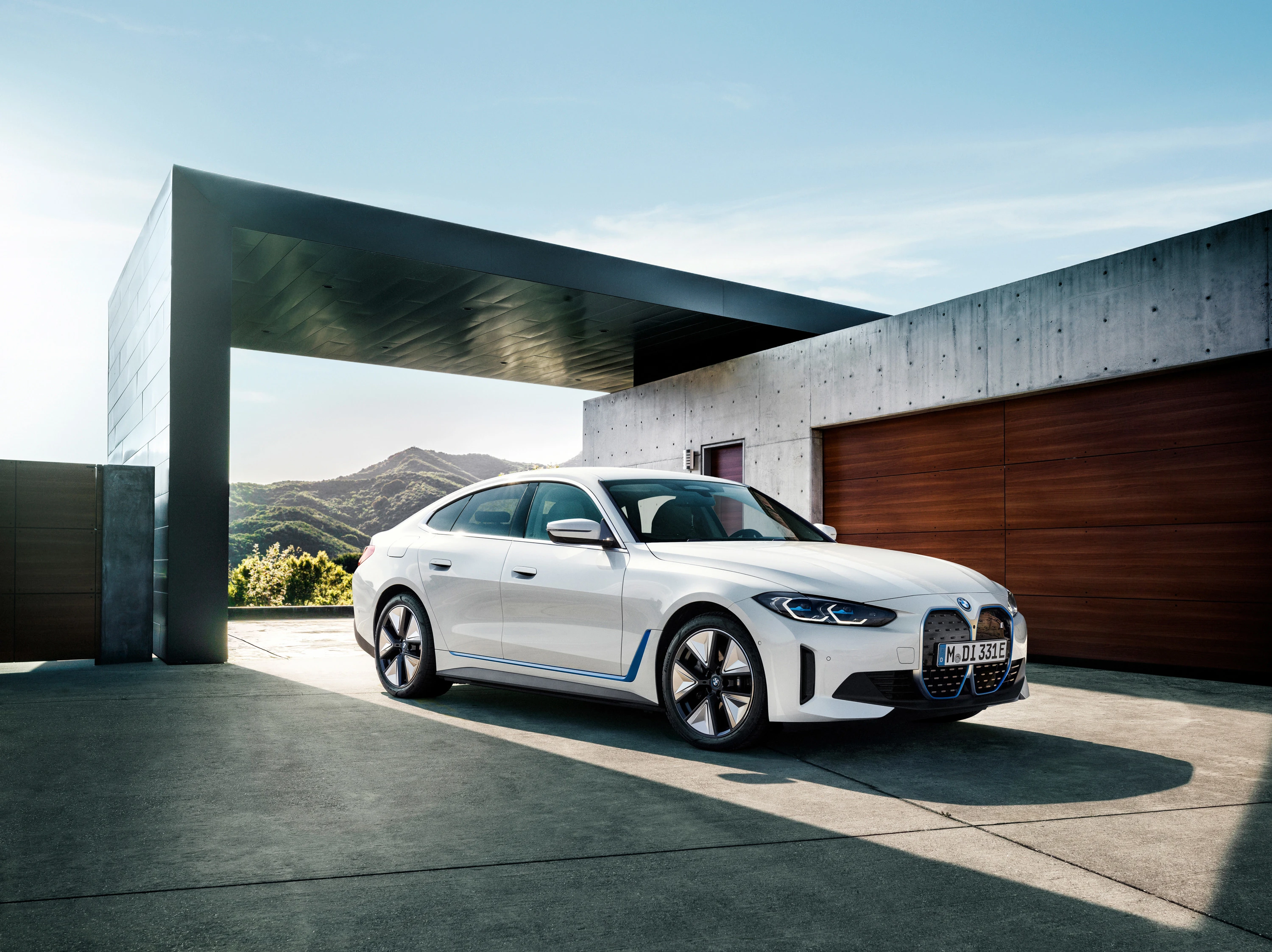 BMW i4 xDrive40 exterior view