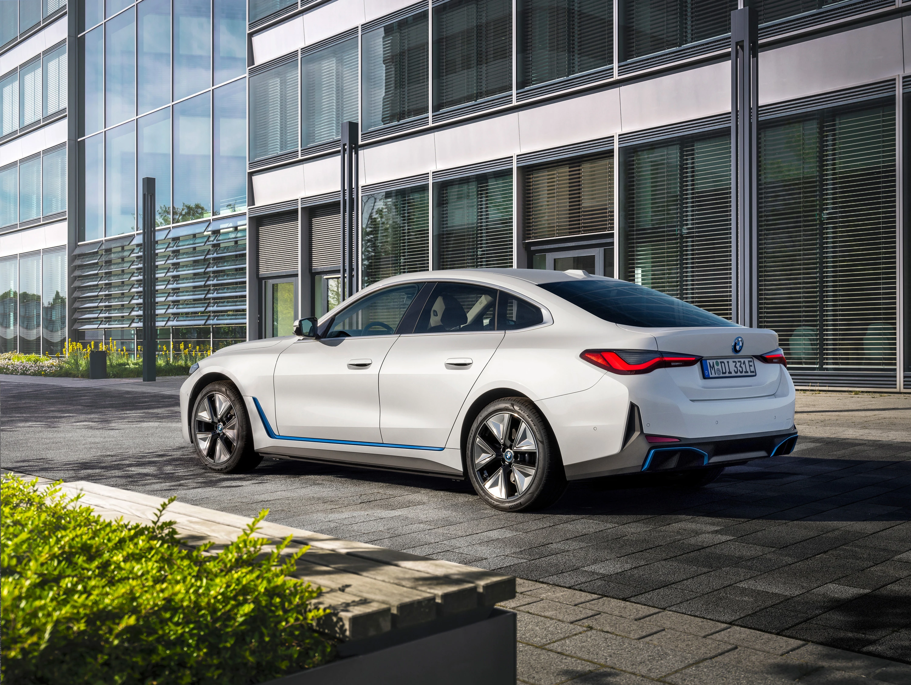 BMW i4 xDrive40 exterior view
