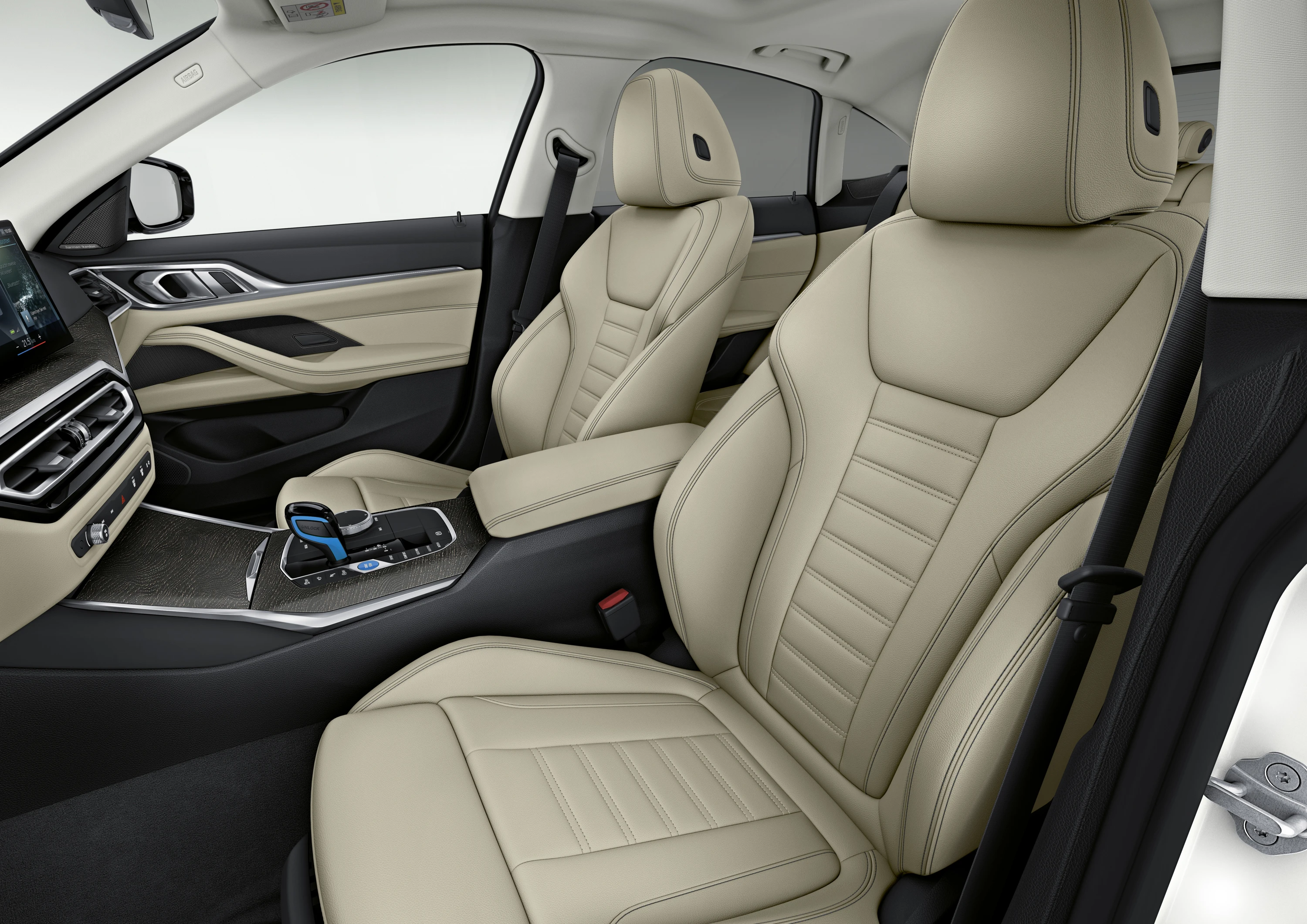 BMW i4 xDrive40 frontseats view
