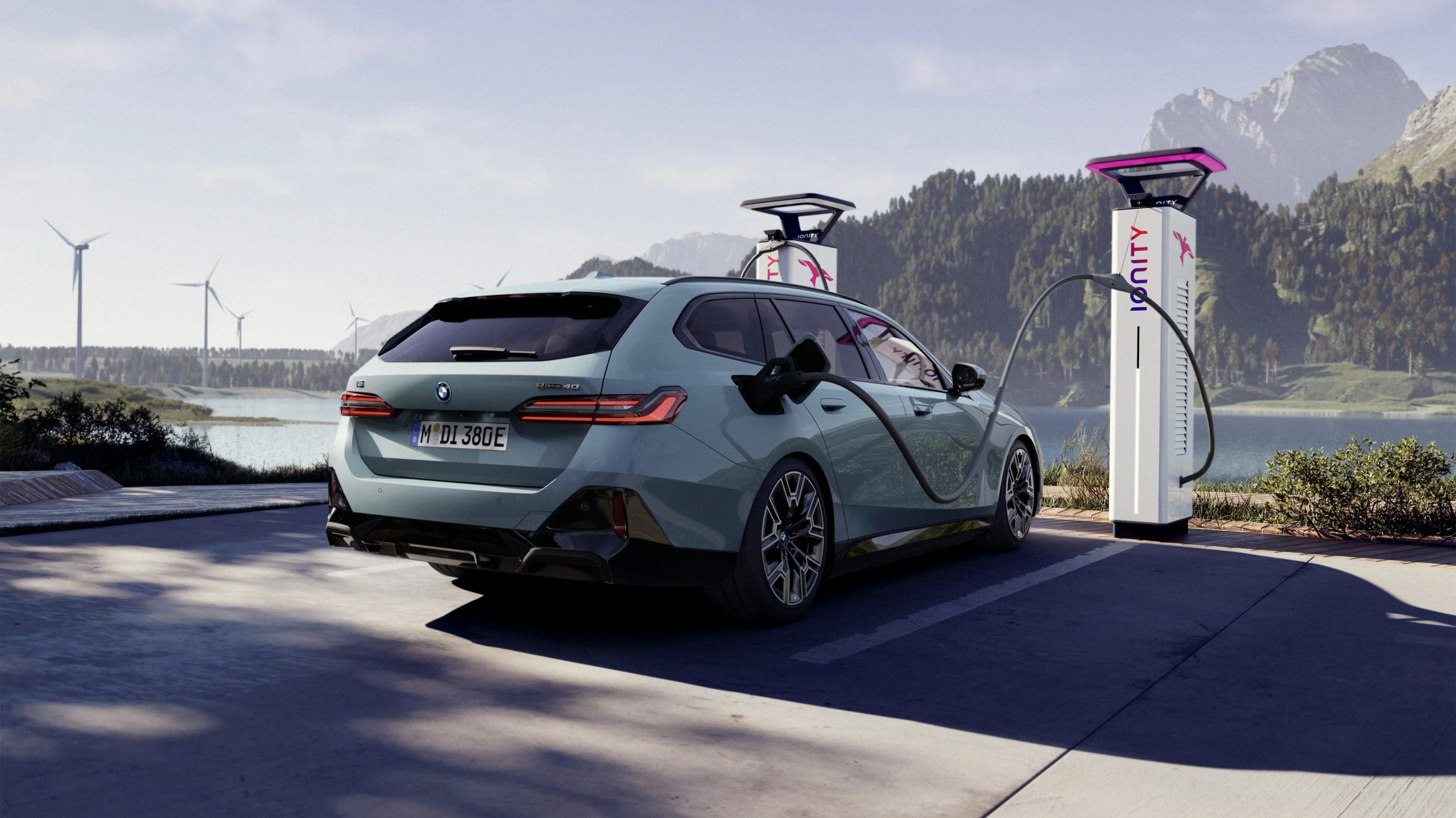 BMW i5 eDrive40 Touring charging view