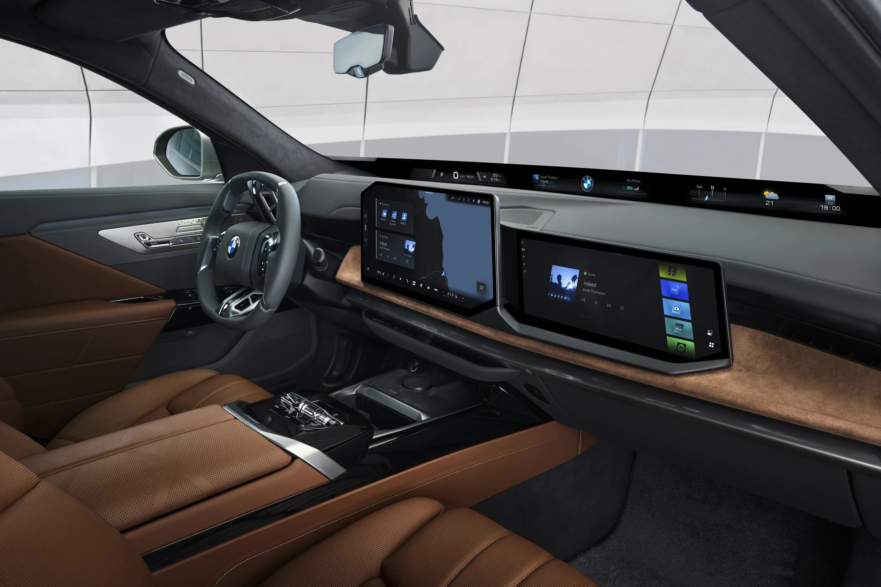 BMW i7 60 xDrive screens view