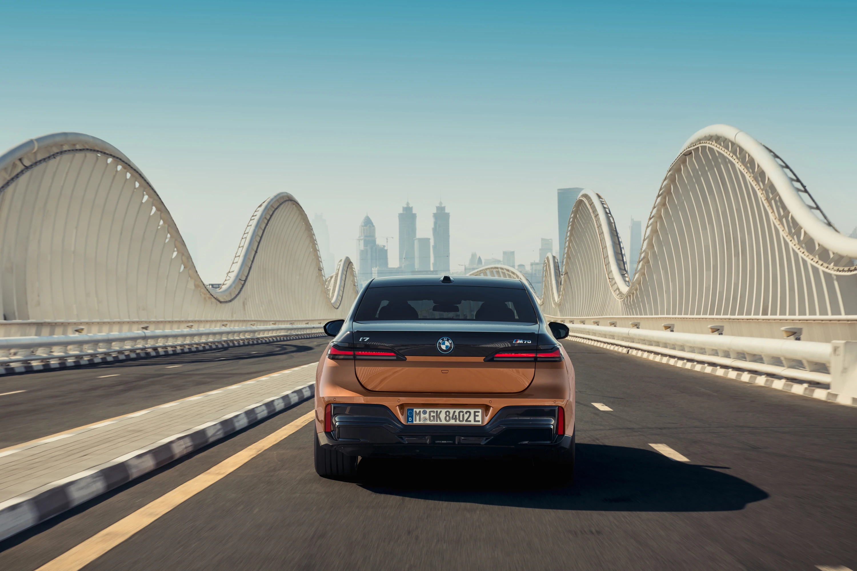 BMW i7 M70 xDrive exterior view