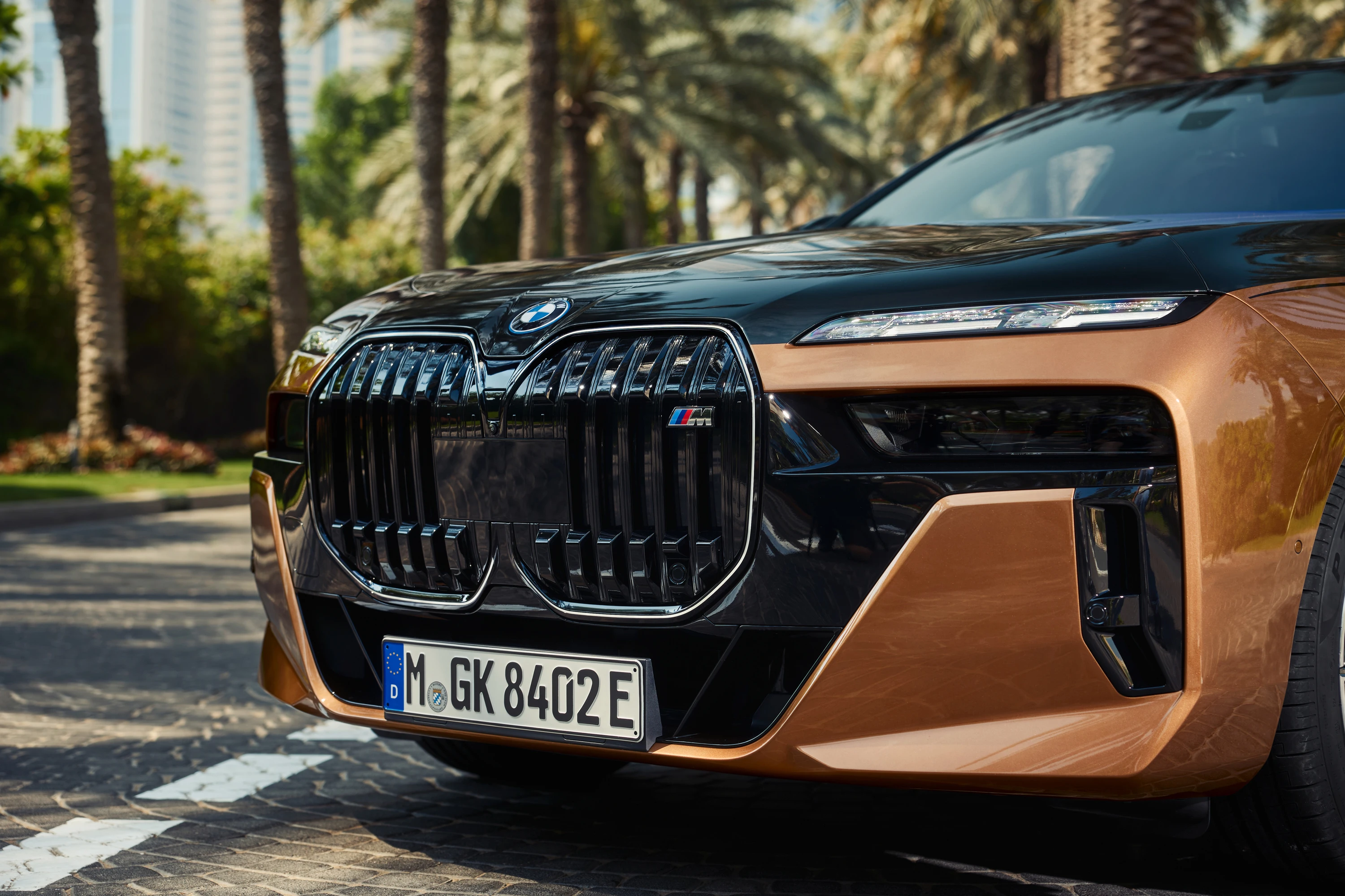 BMW i7 M70 xDrive exterior view