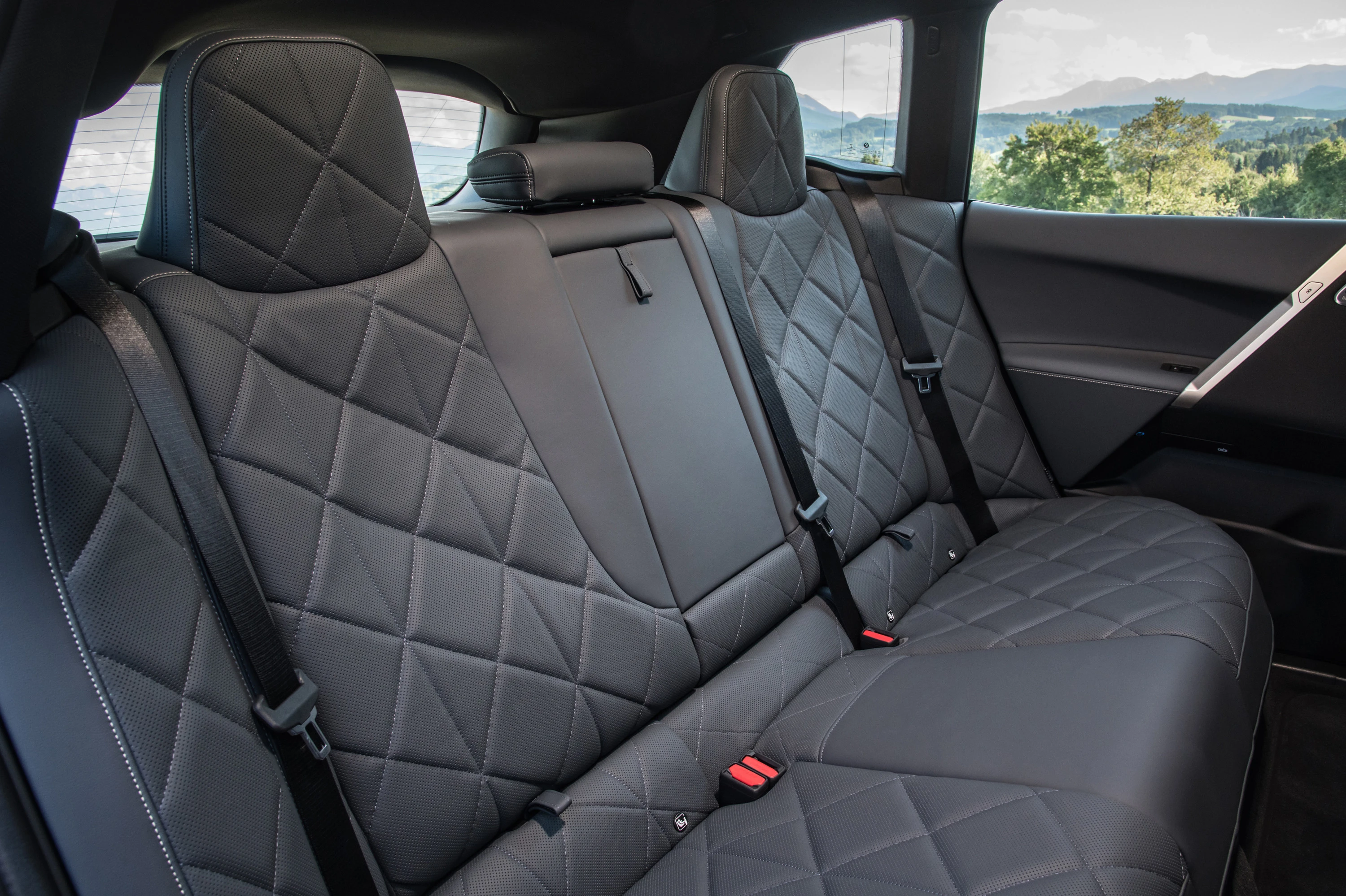 BMW iX xDrive50 secondrowseats view