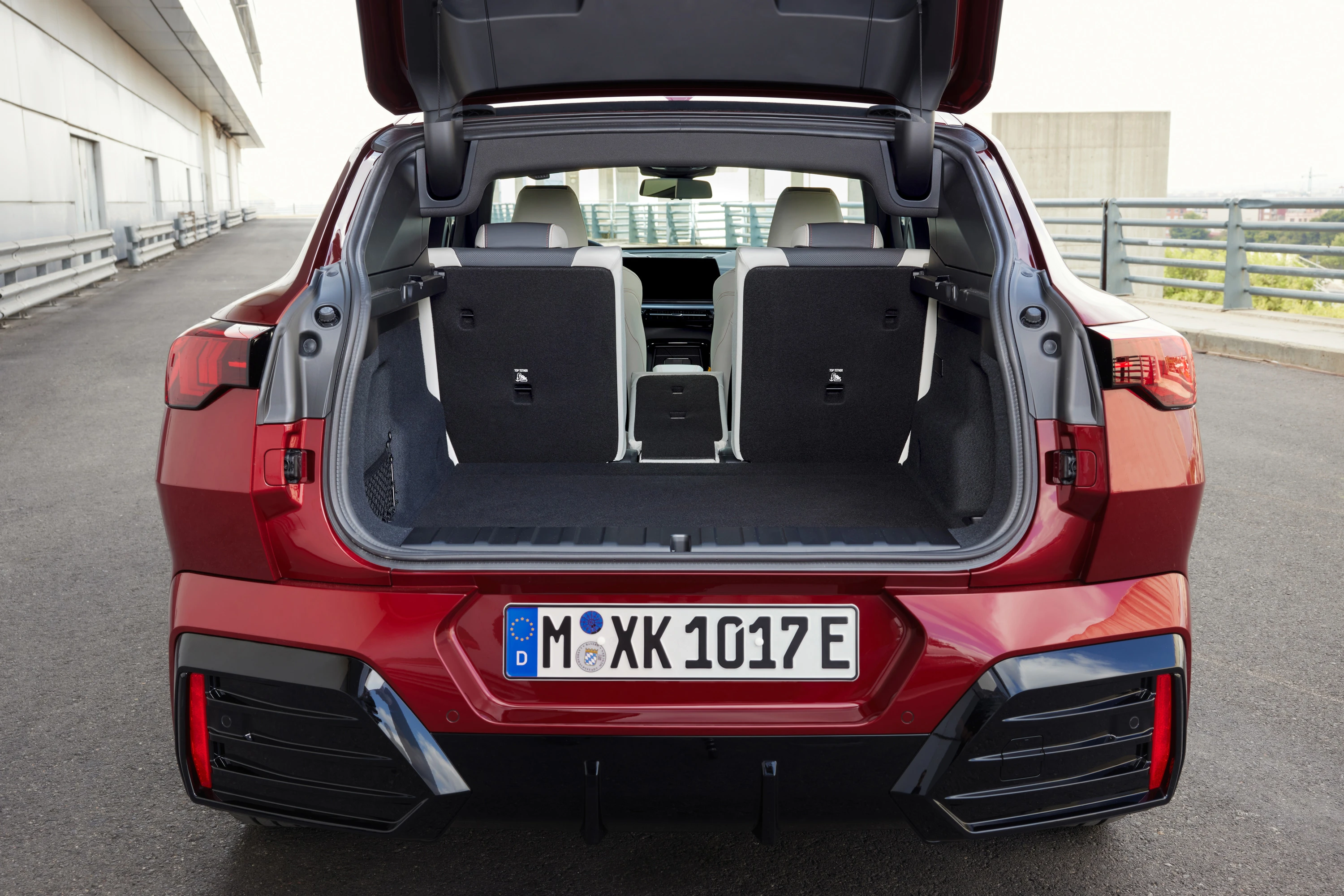 BMW iX2 xDrive30 trunk view