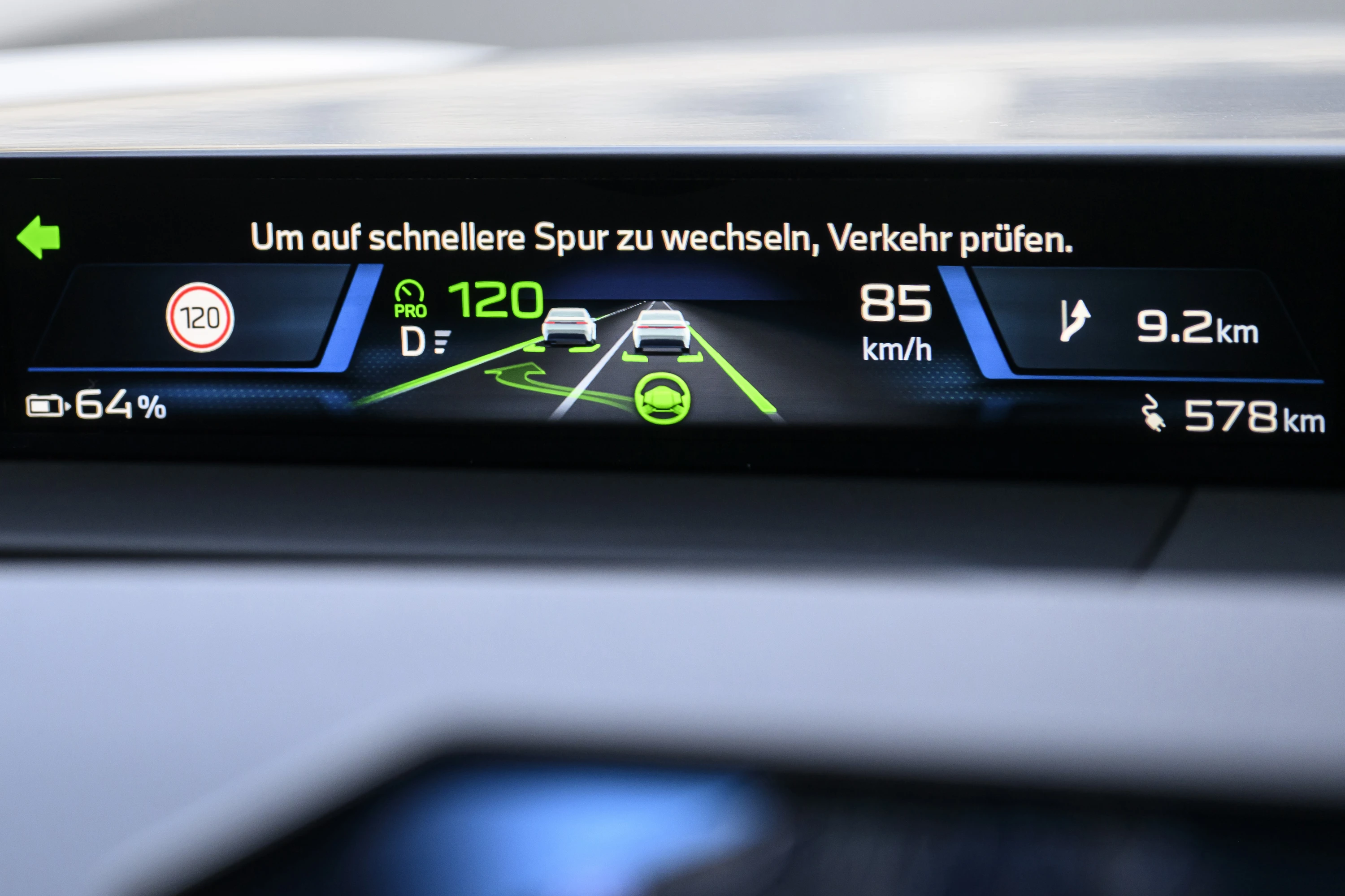BMW iX3 40 screens view