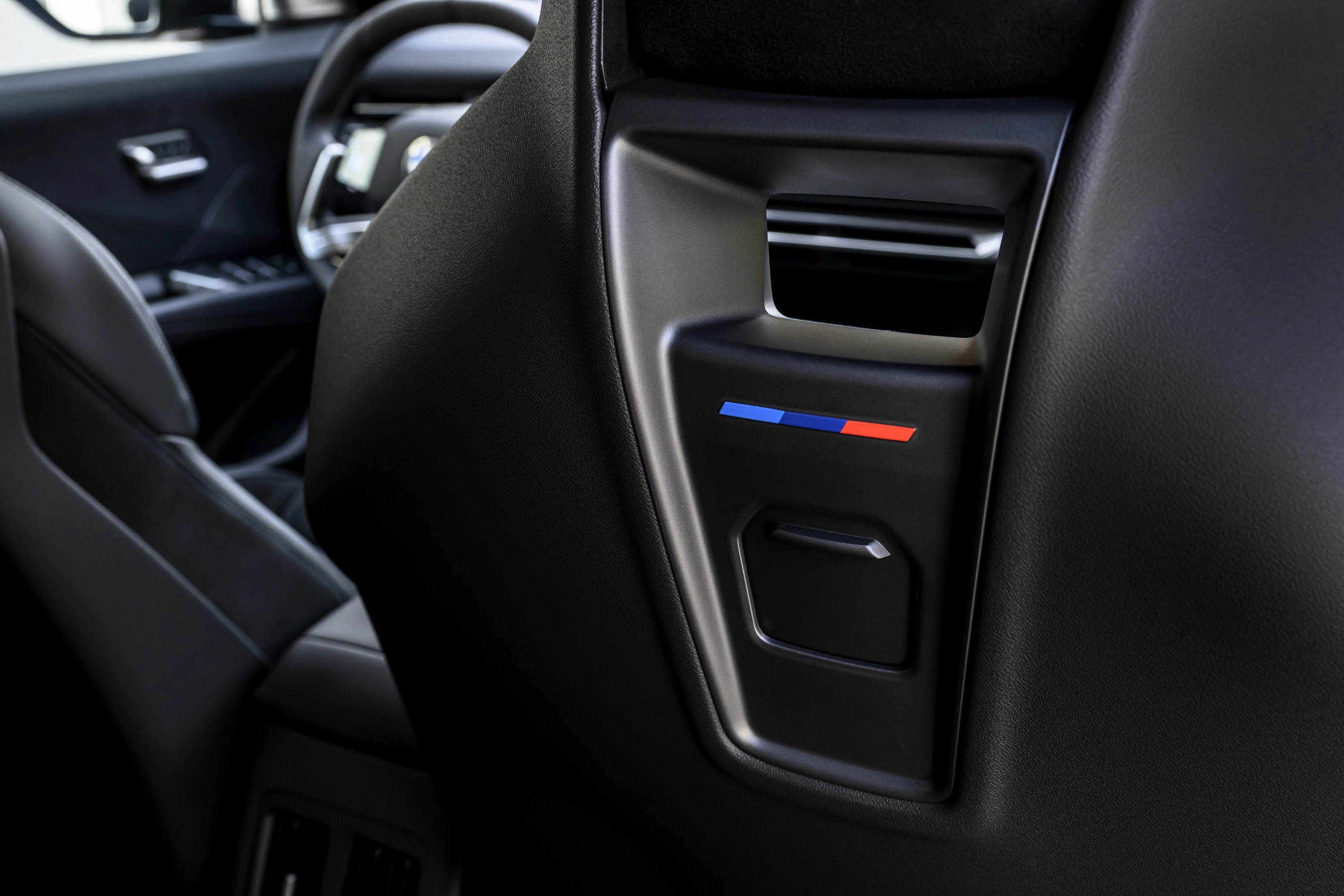 BMW iX3 40 details view