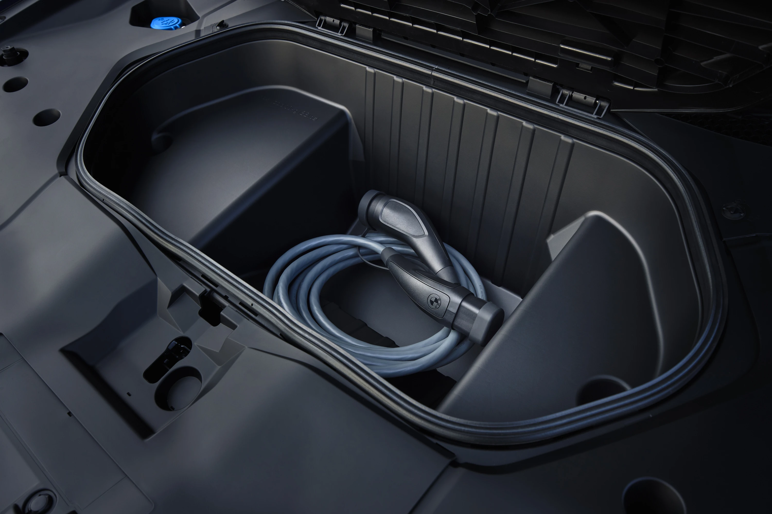 BMW iX3 40 frunk view