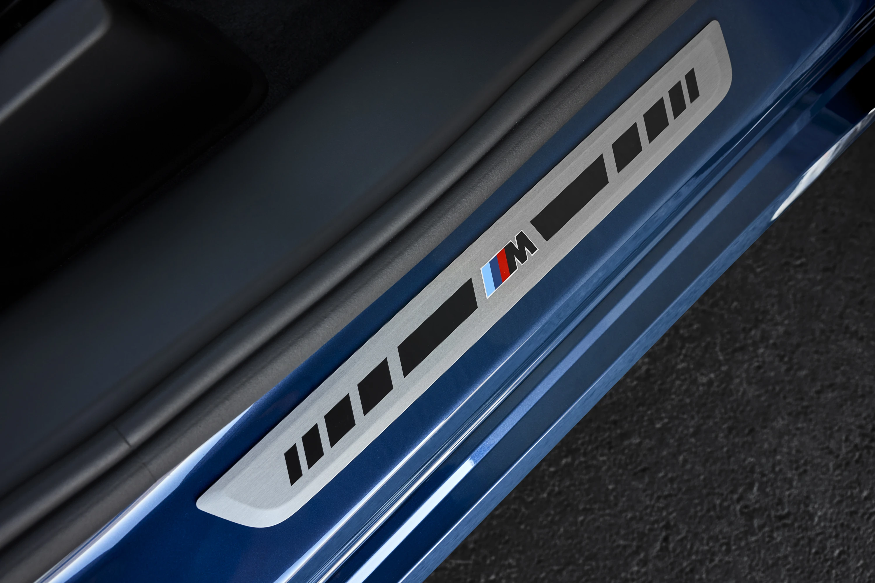 BMW iX3 40 details view