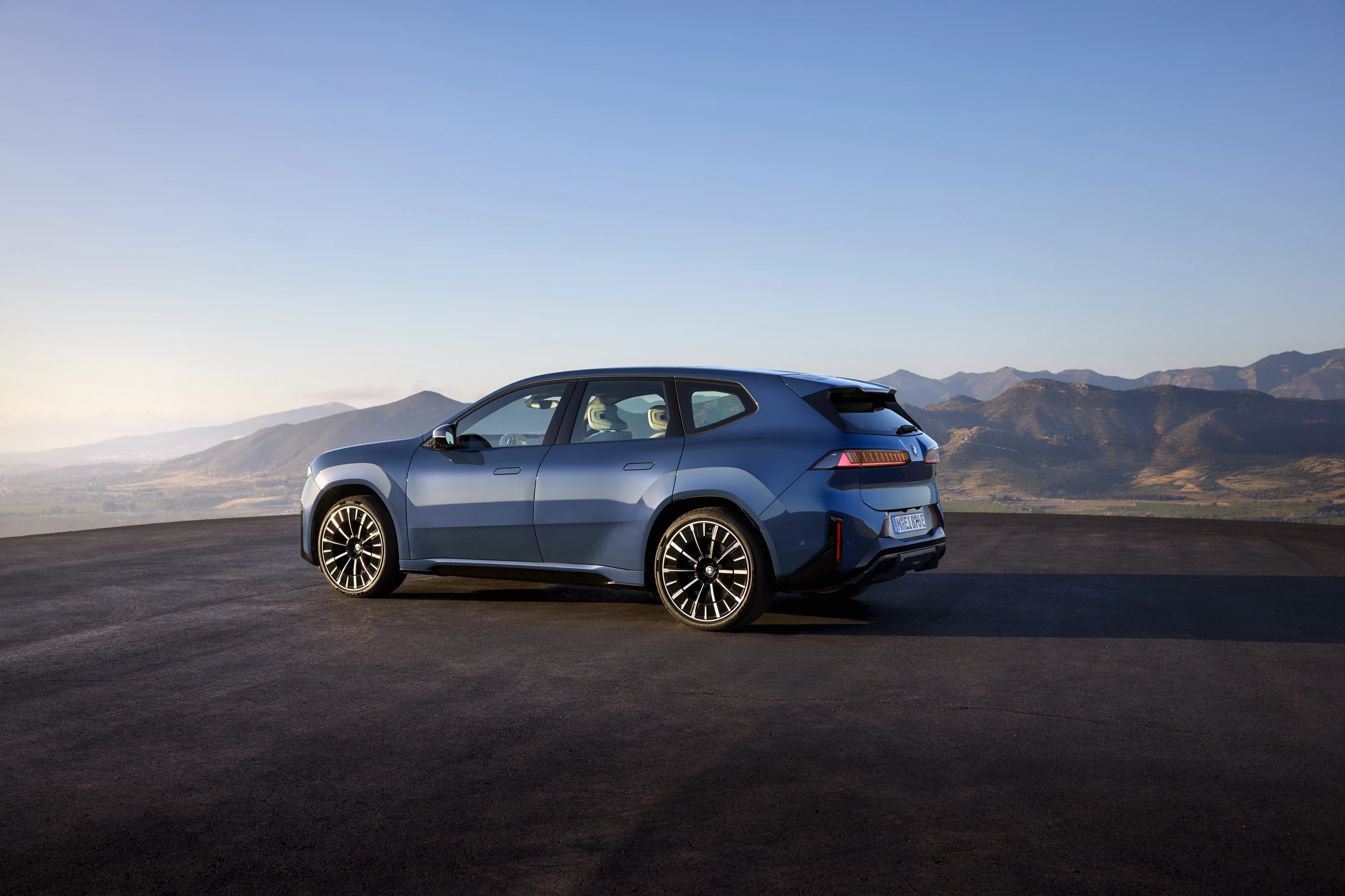 BMW iX3 40 exterior view