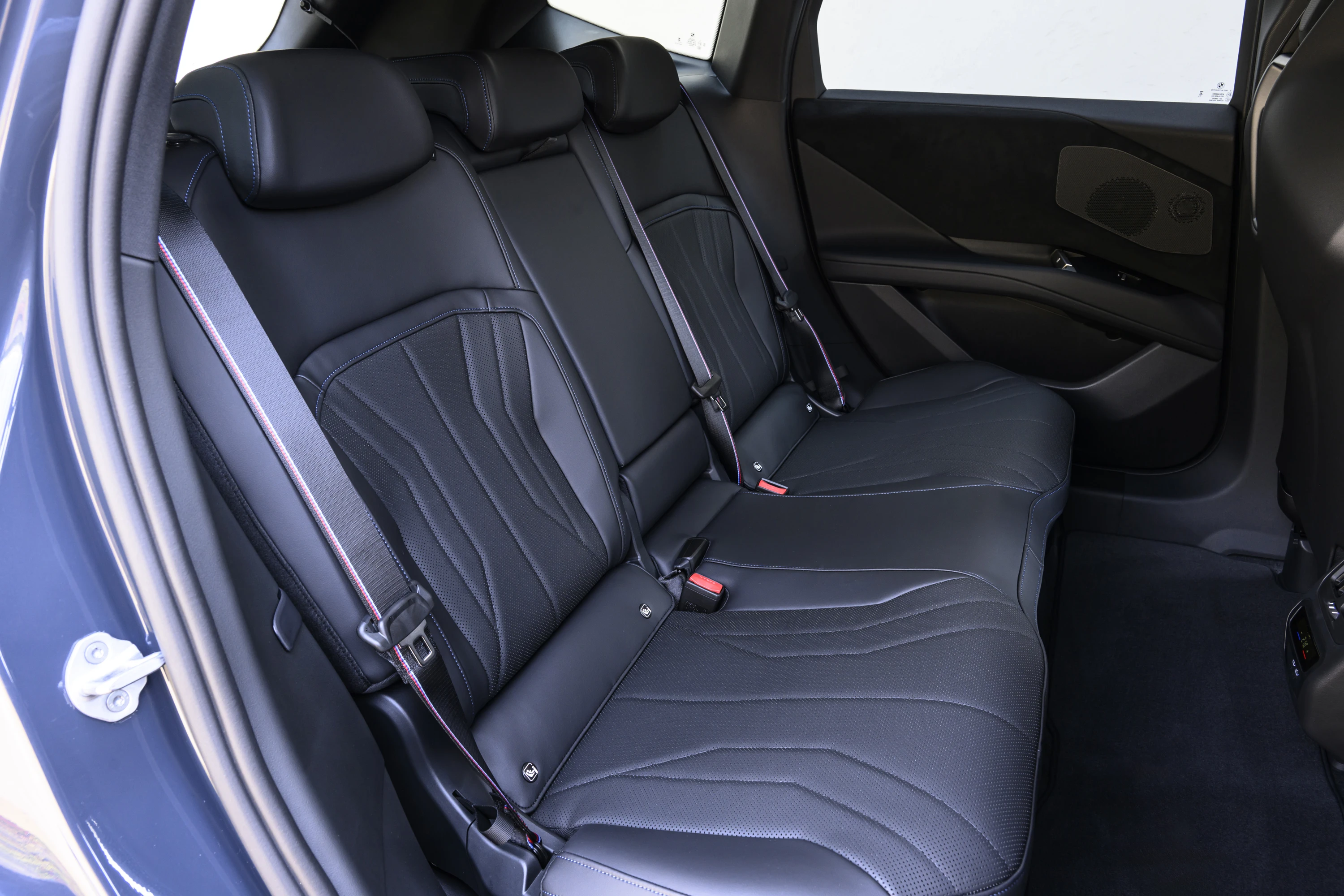 BMW iX3 40 secondrowseats view