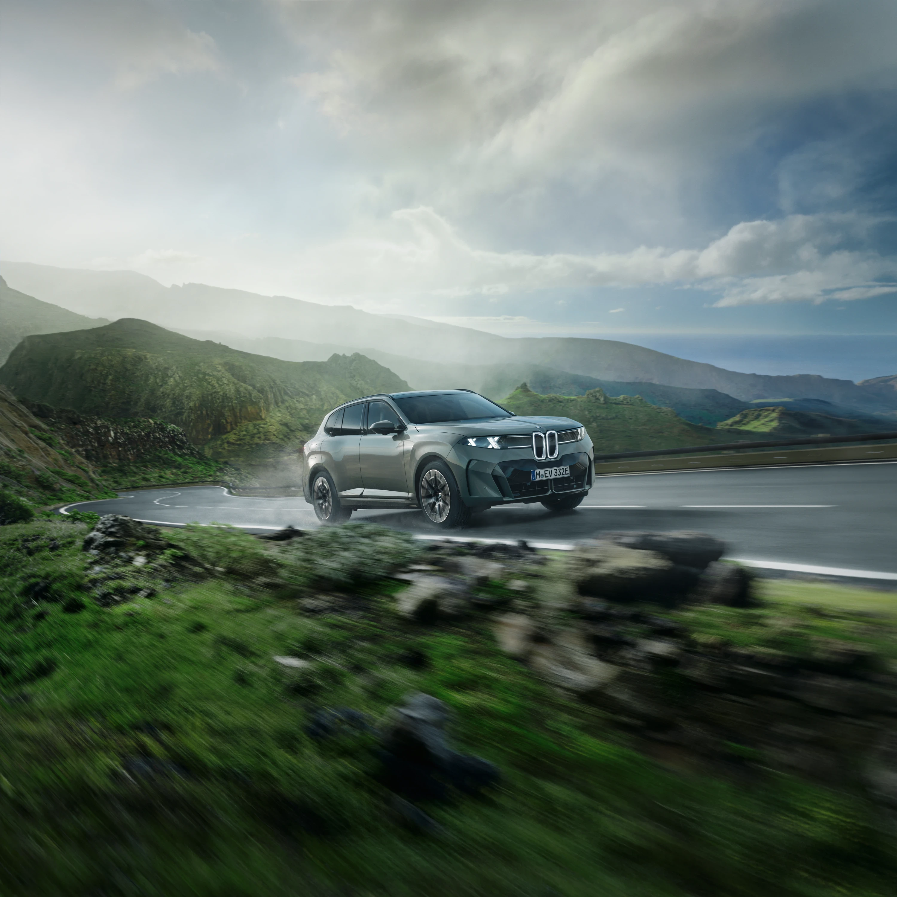 BMW iX5 60 xDrive exterior view