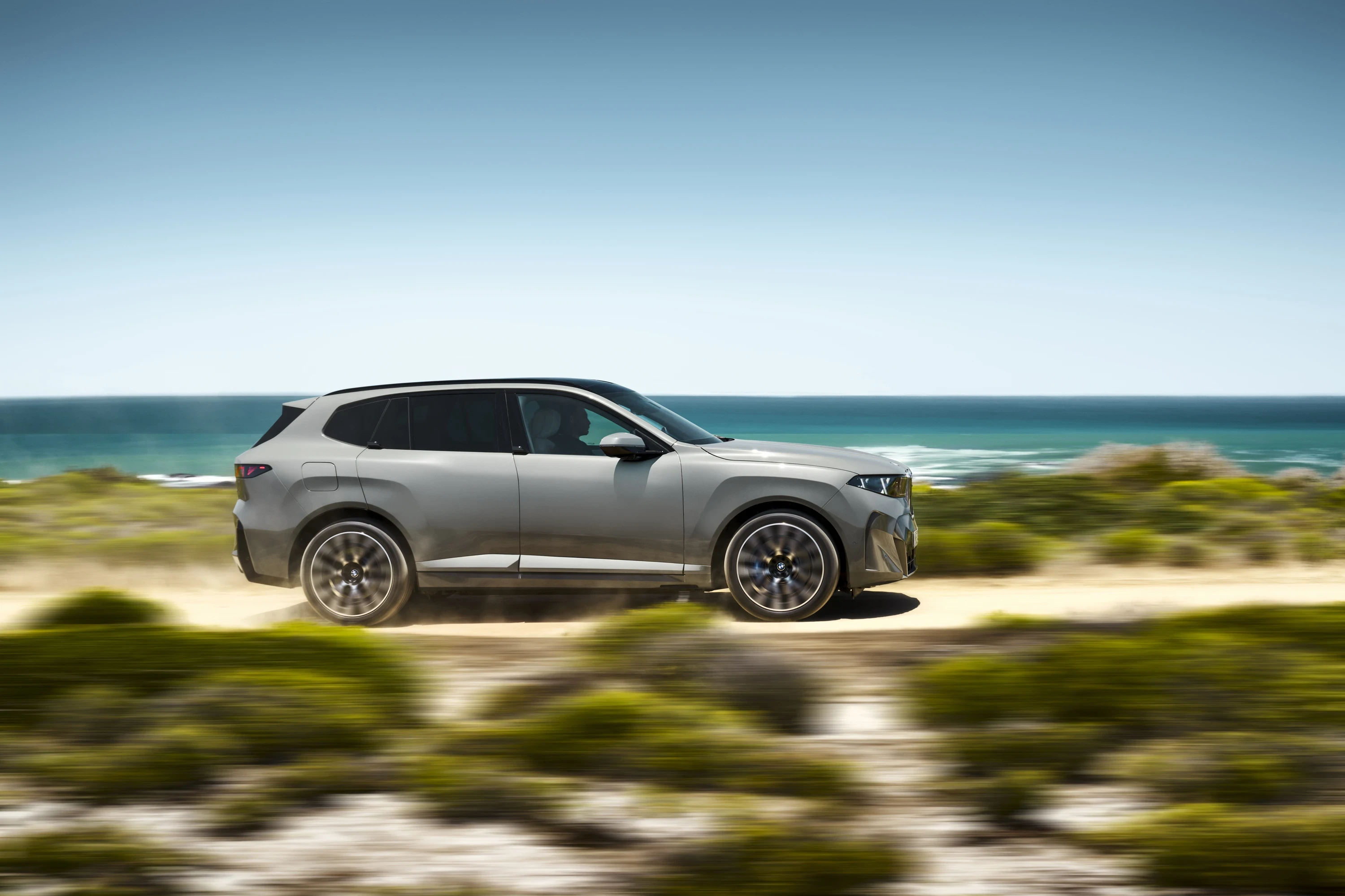 BMW iX5 60 xDrive exterior view