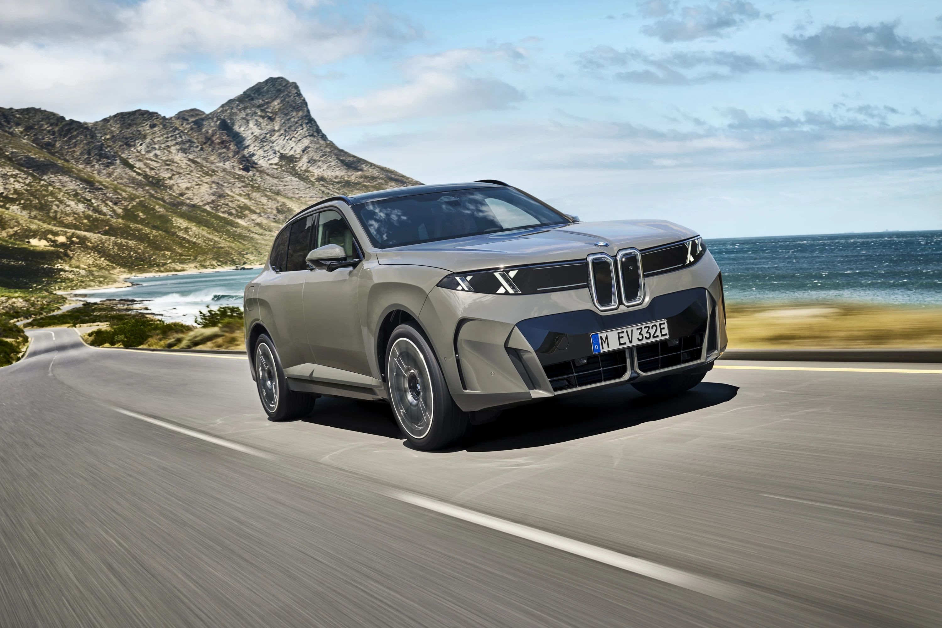 BMW iX5 60 xDrive exterior view