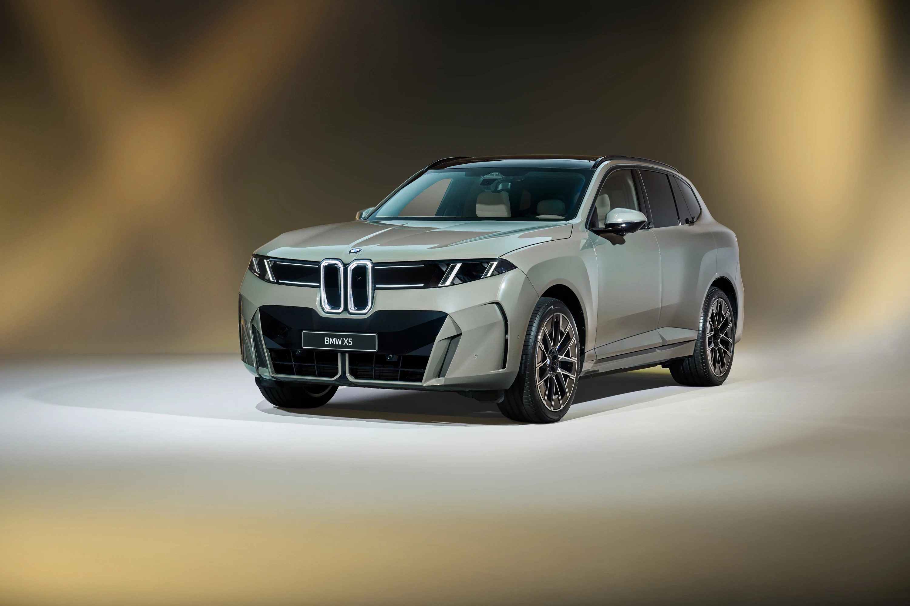 BMW iX5 60 xDrive exterior view