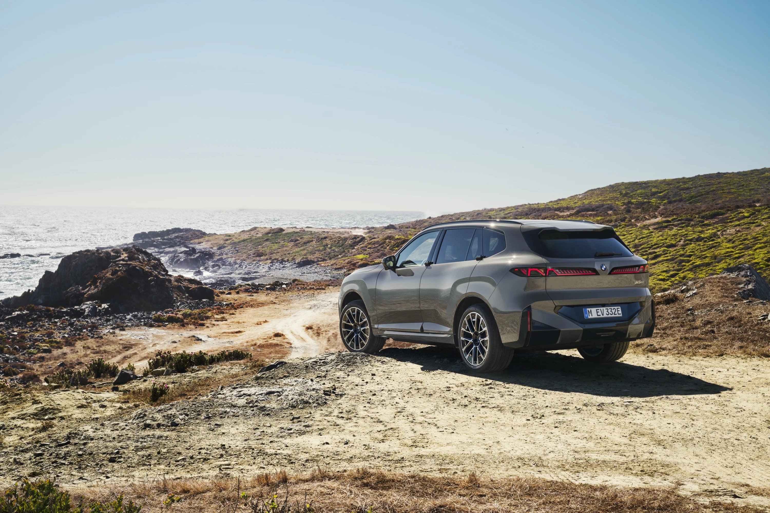 BMW iX5 60 xDrive exterior view