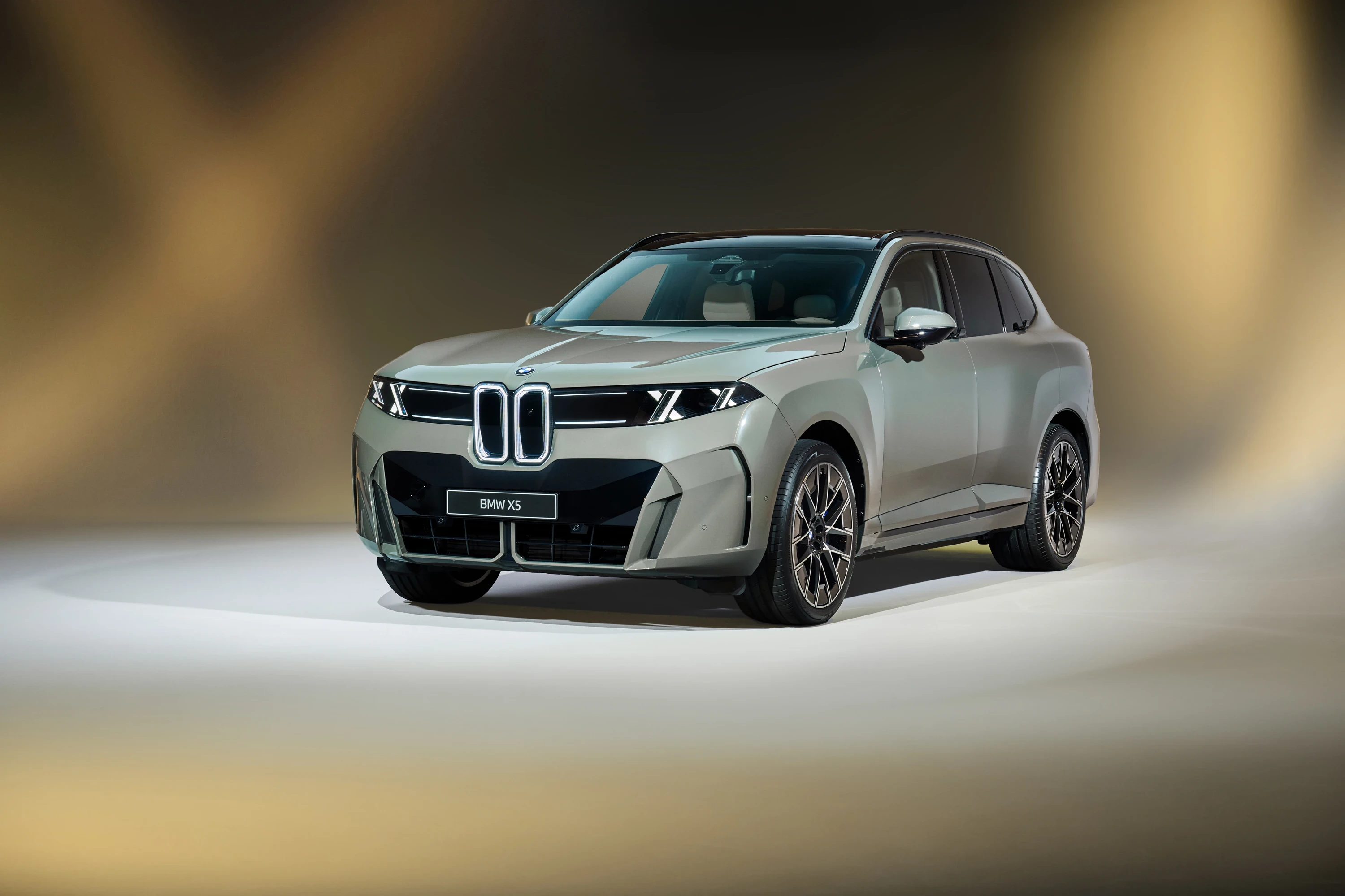 BMW iX5 60 xDrive exterior view