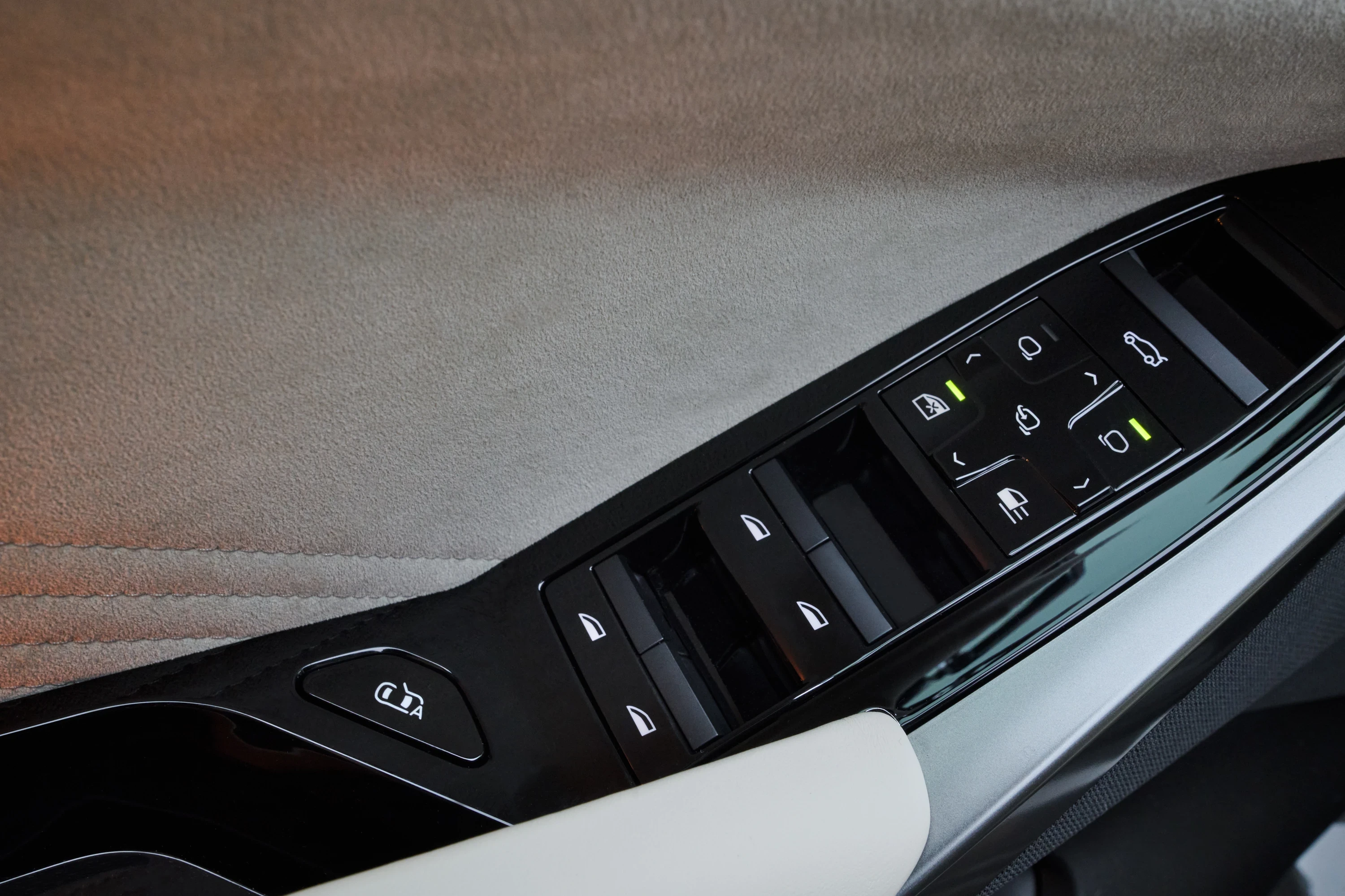 BMW iX5 60 xDrive details view