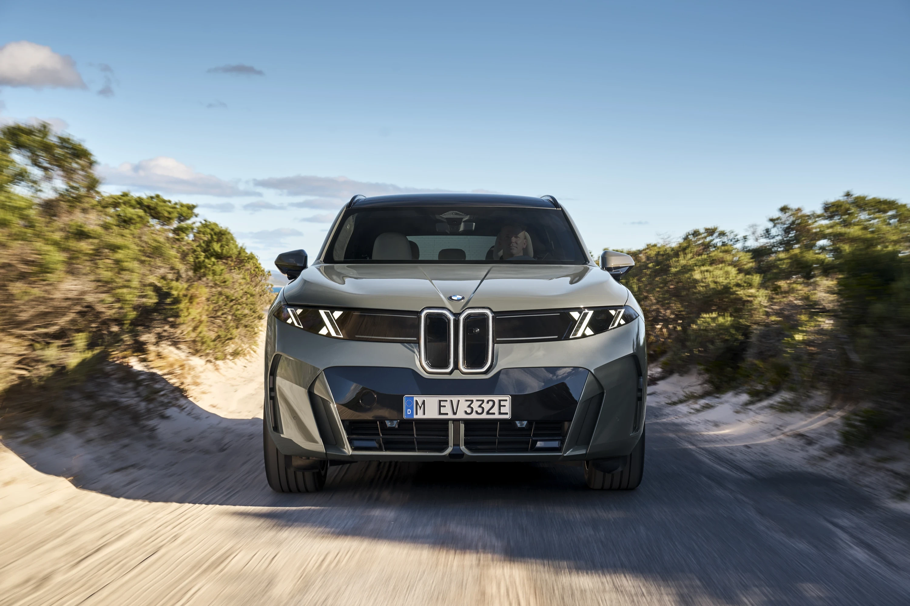 BMW iX5 60 xDrive exterior view