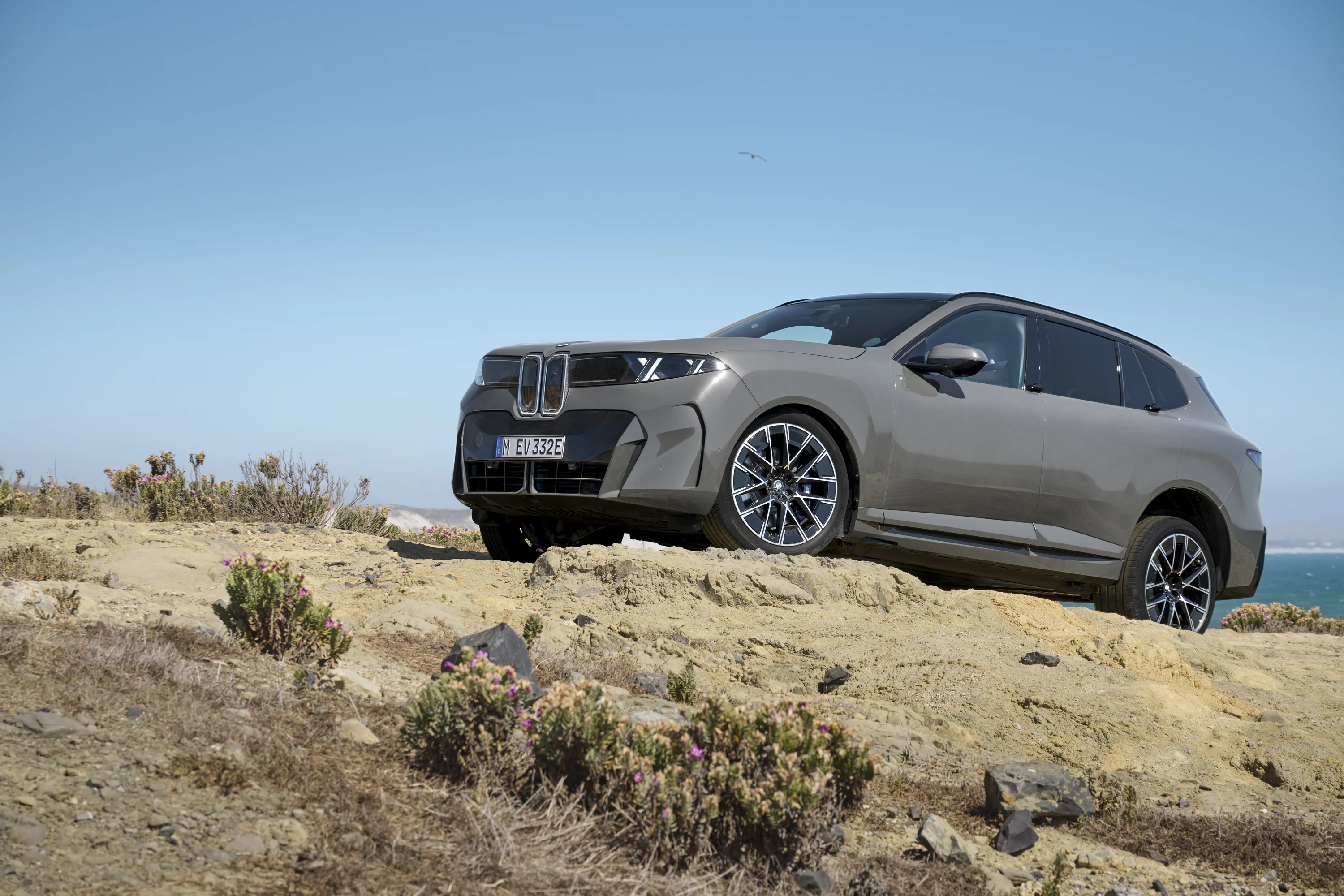 BMW iX5 60 xDrive exterior view