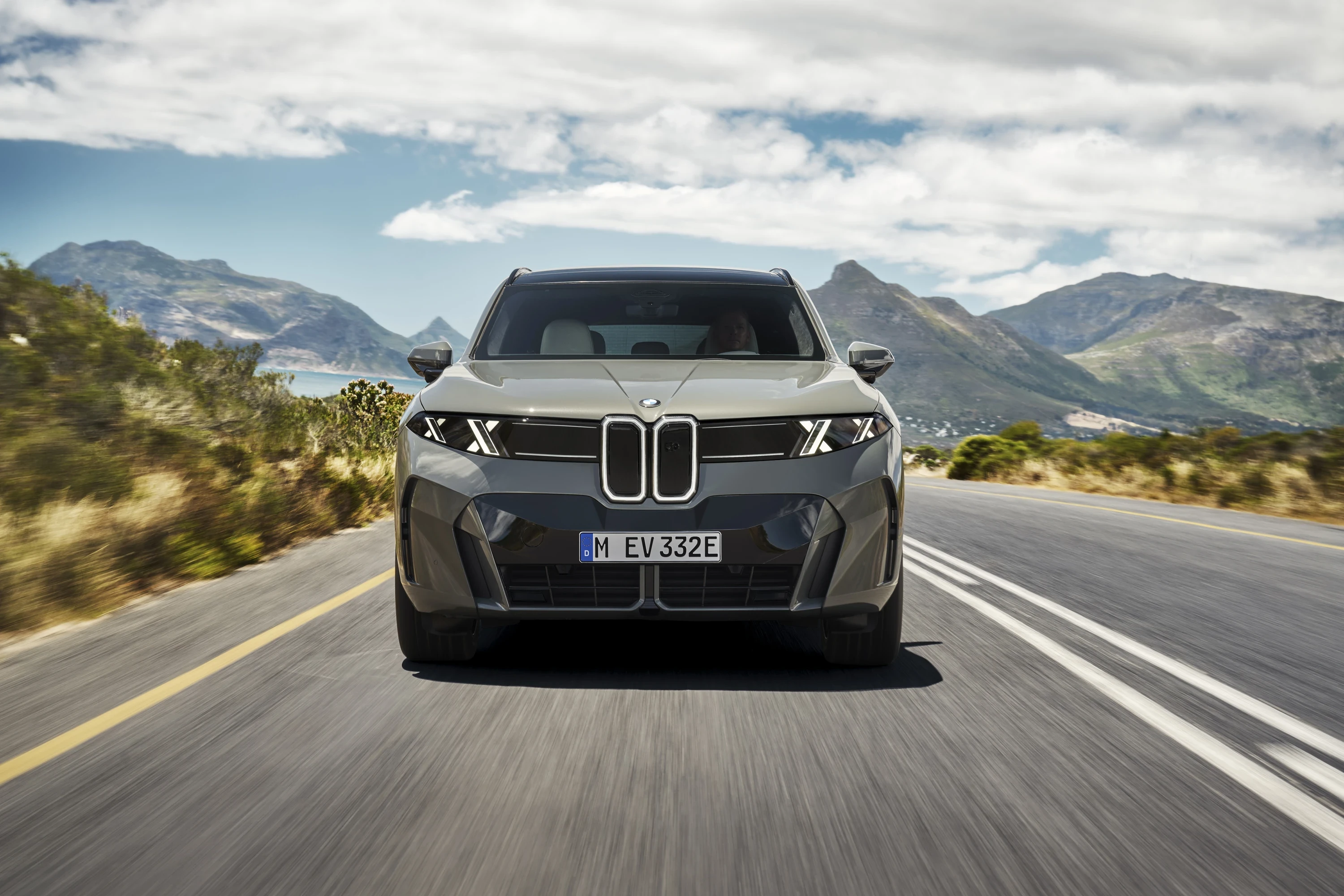 BMW iX5 60 xDrive exterior view