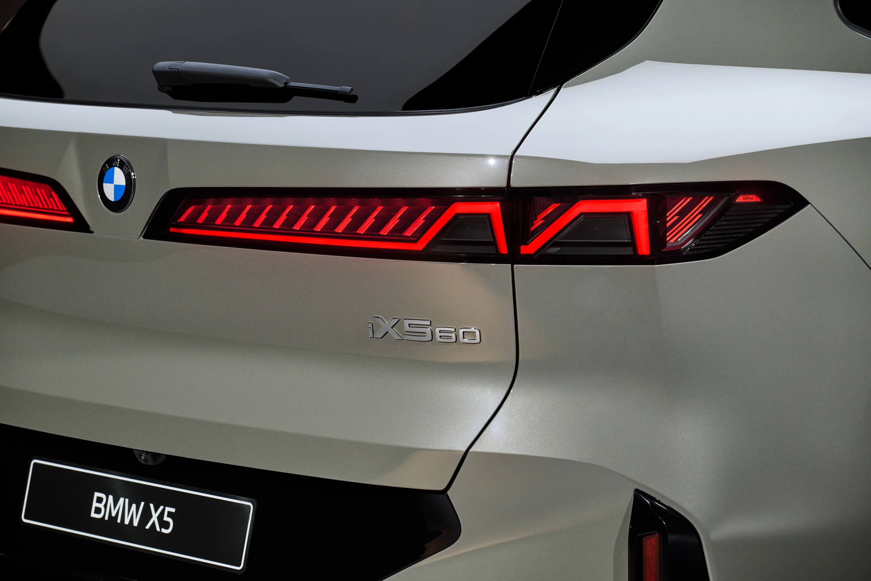BMW iX5 60 xDrive taillights view