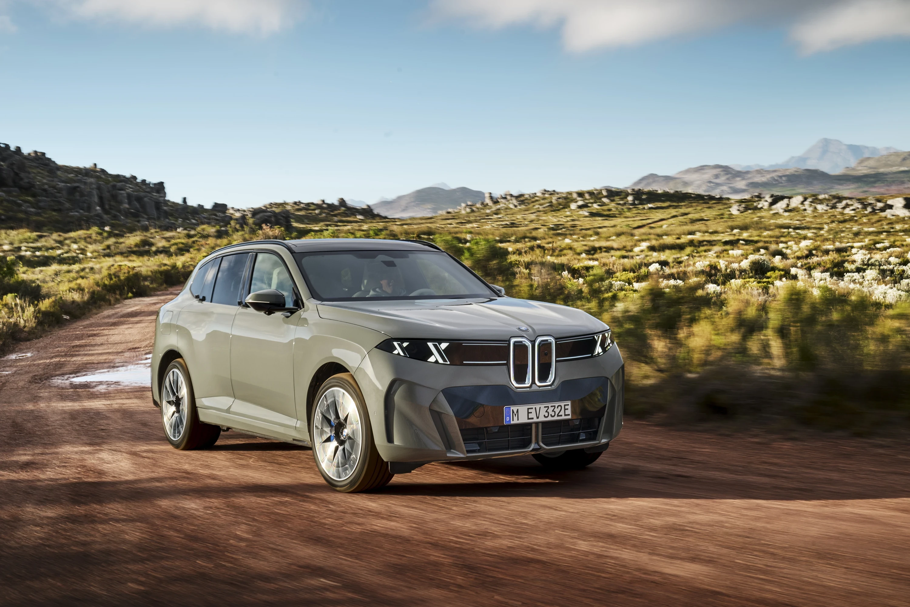 BMW iX5 60 xDrive exterior view