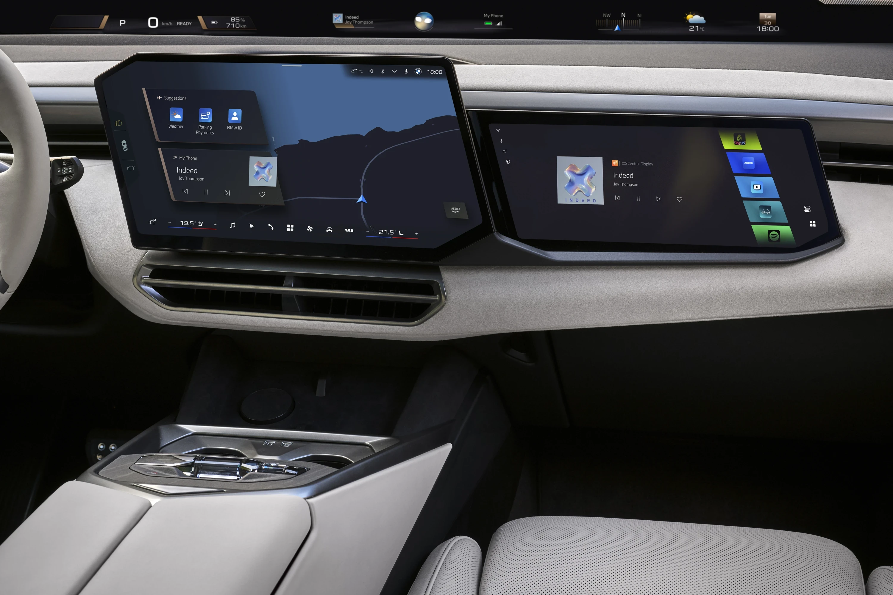 BMW iX5 60 xDrive screens view