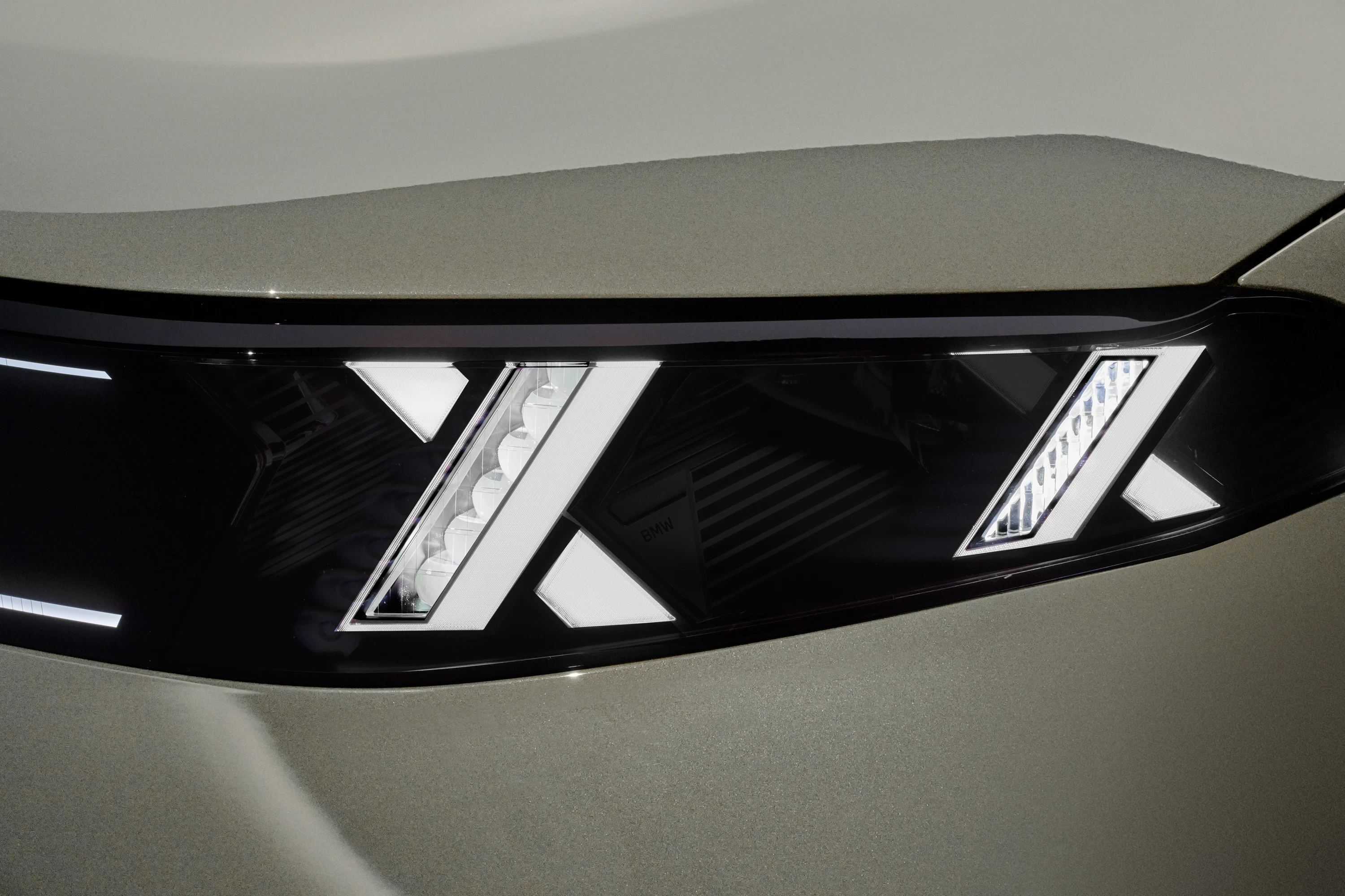 BMW iX5 60 xDrive headlights view