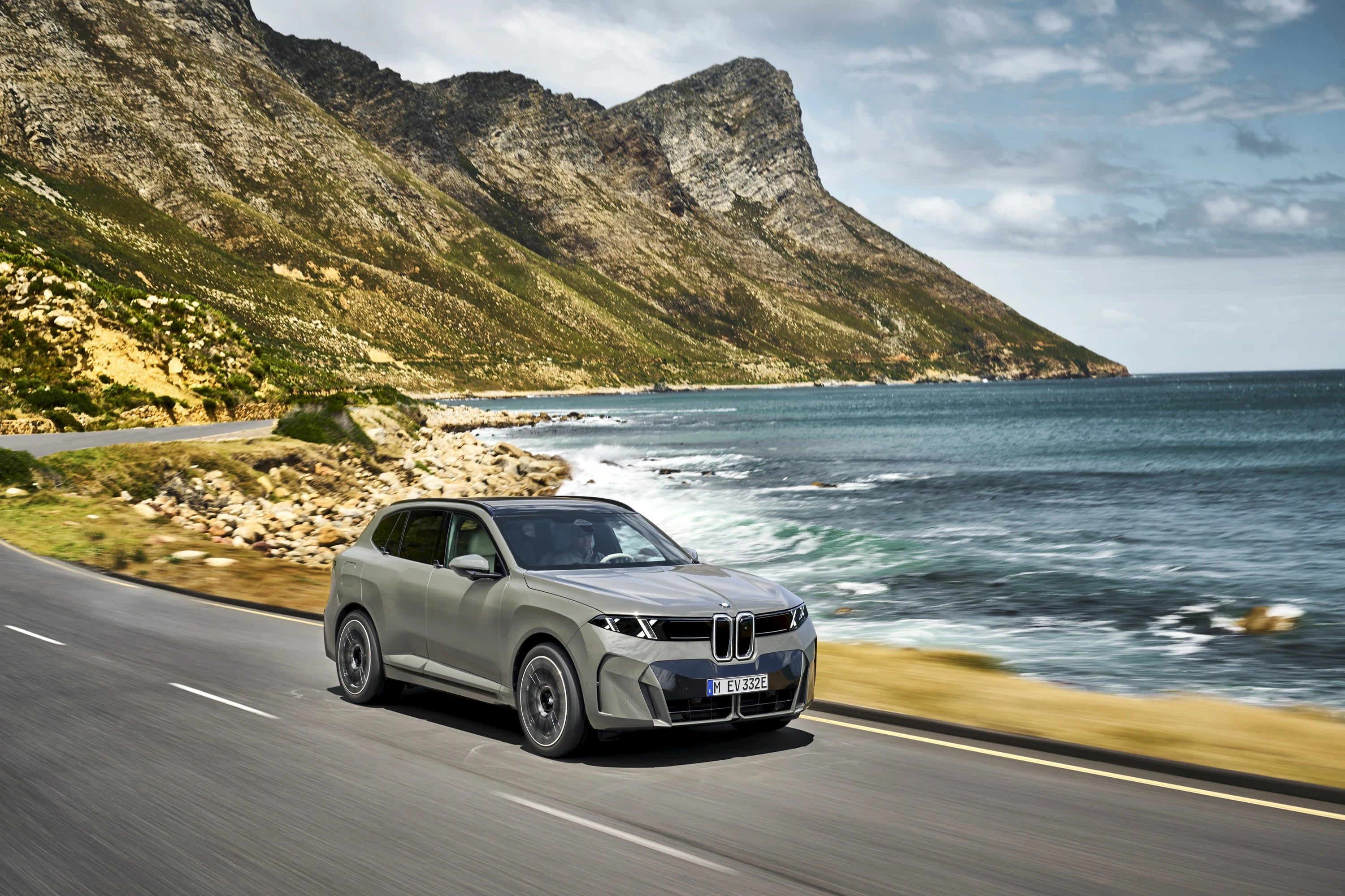 BMW iX5 60 xDrive exterior view