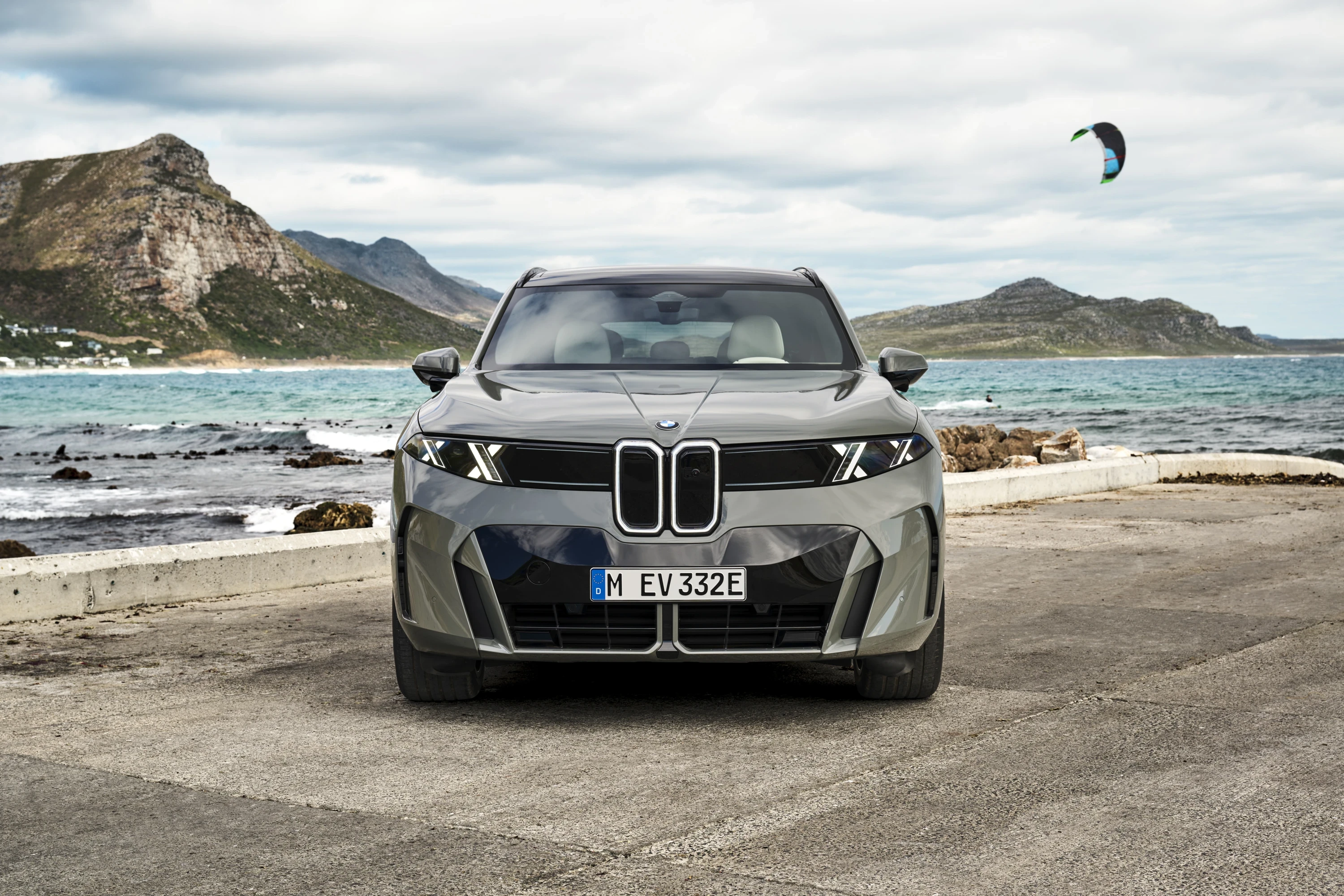 BMW iX5 60 xDrive exterior view
