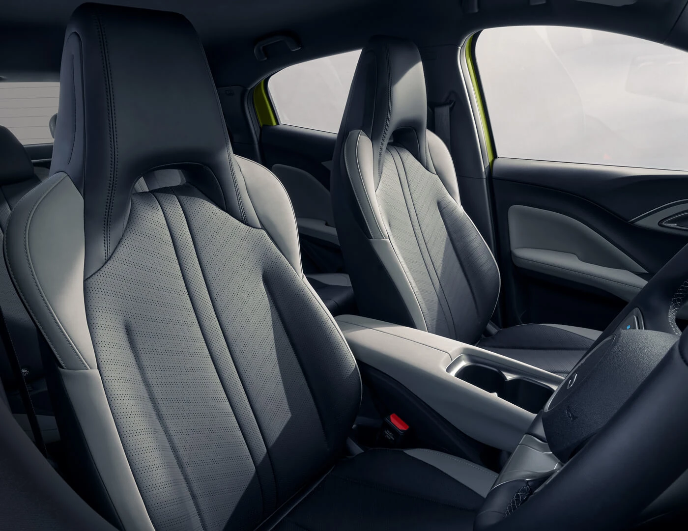 BYD ATTO 1 Premium frontseats view