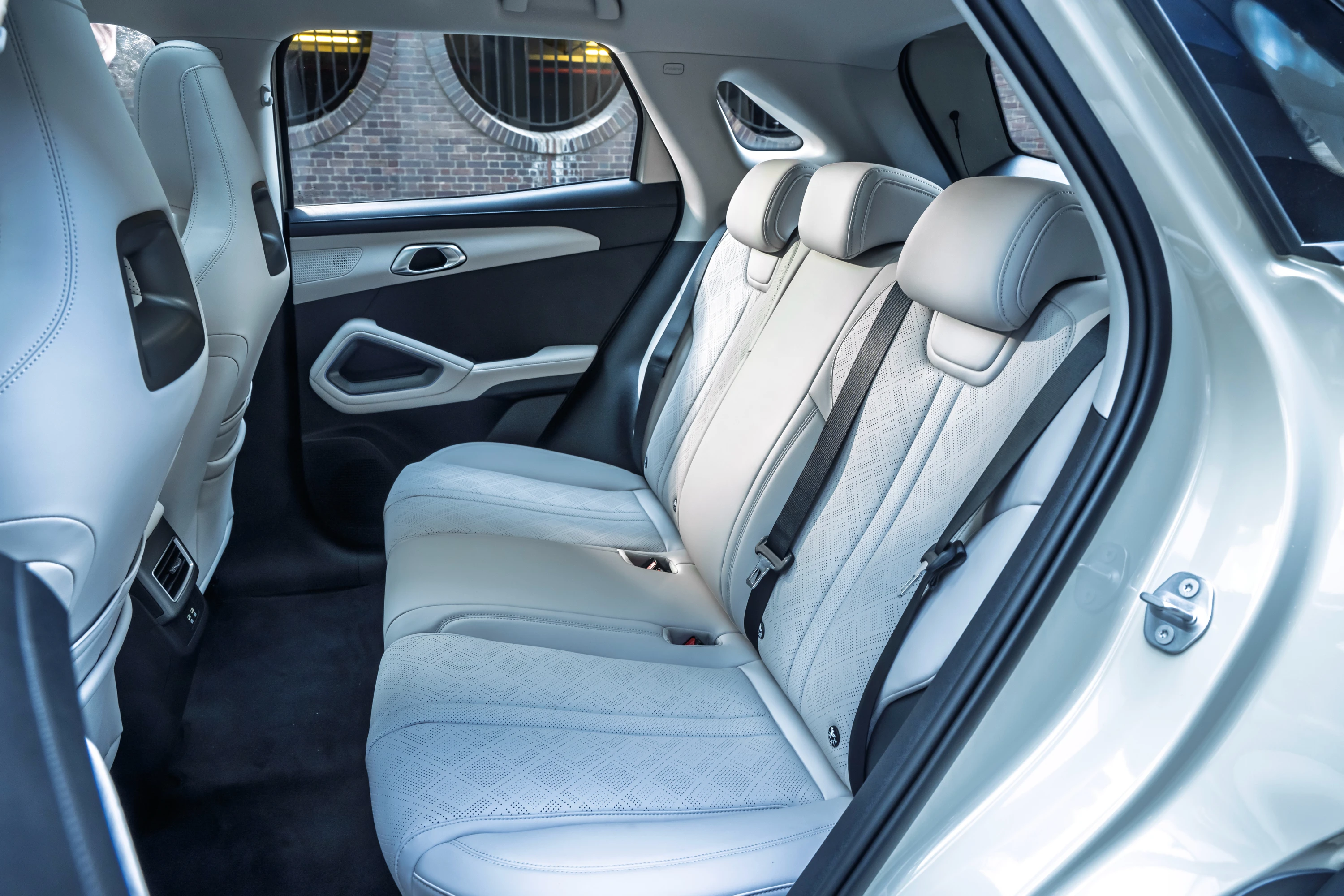 BYD ATTO 2 45.12 kWh secondrowseats view