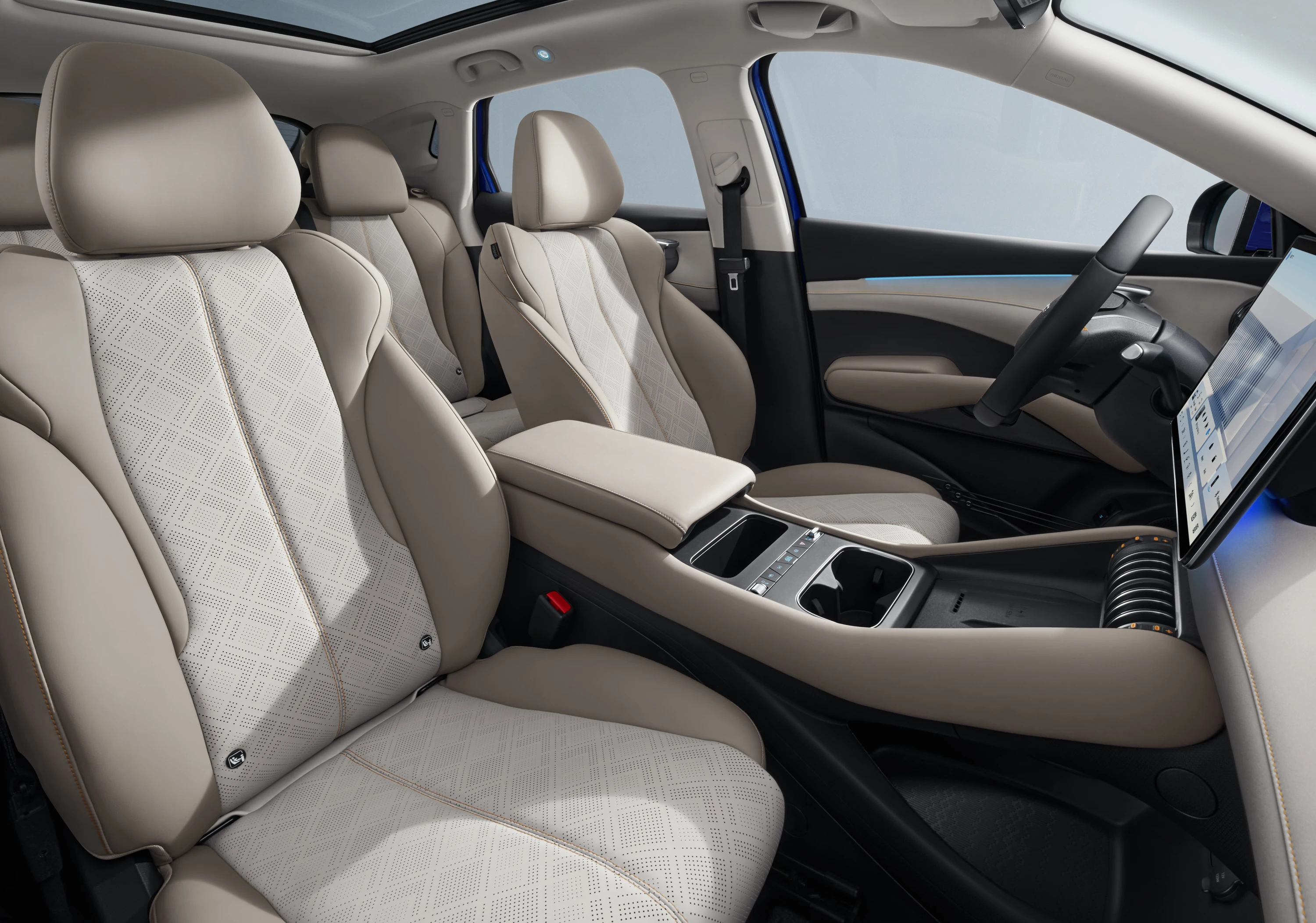 BYD ATTO 3 EVO AWD frontseats view