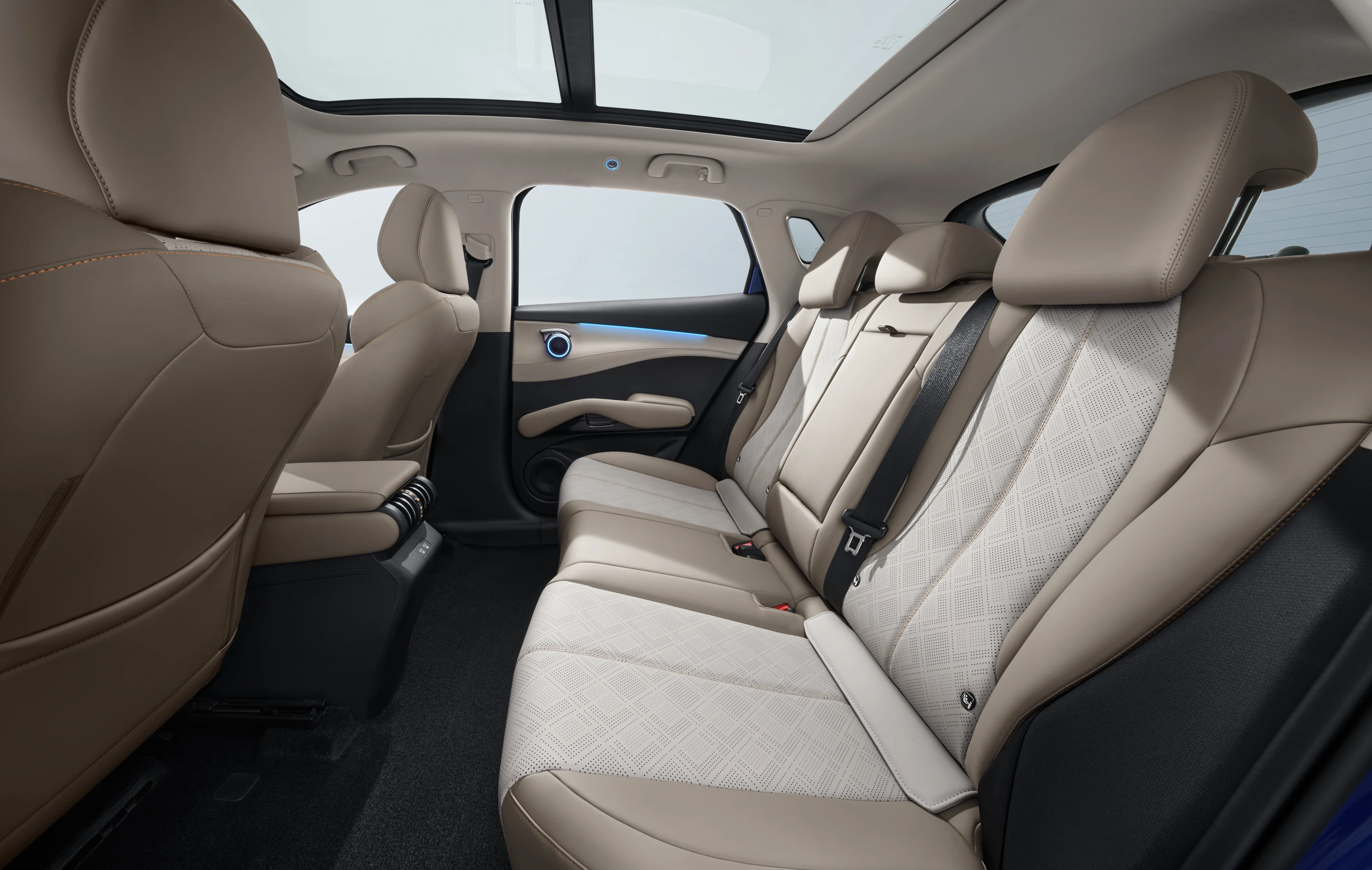 BYD ATTO 3 EVO AWD secondrowseats view