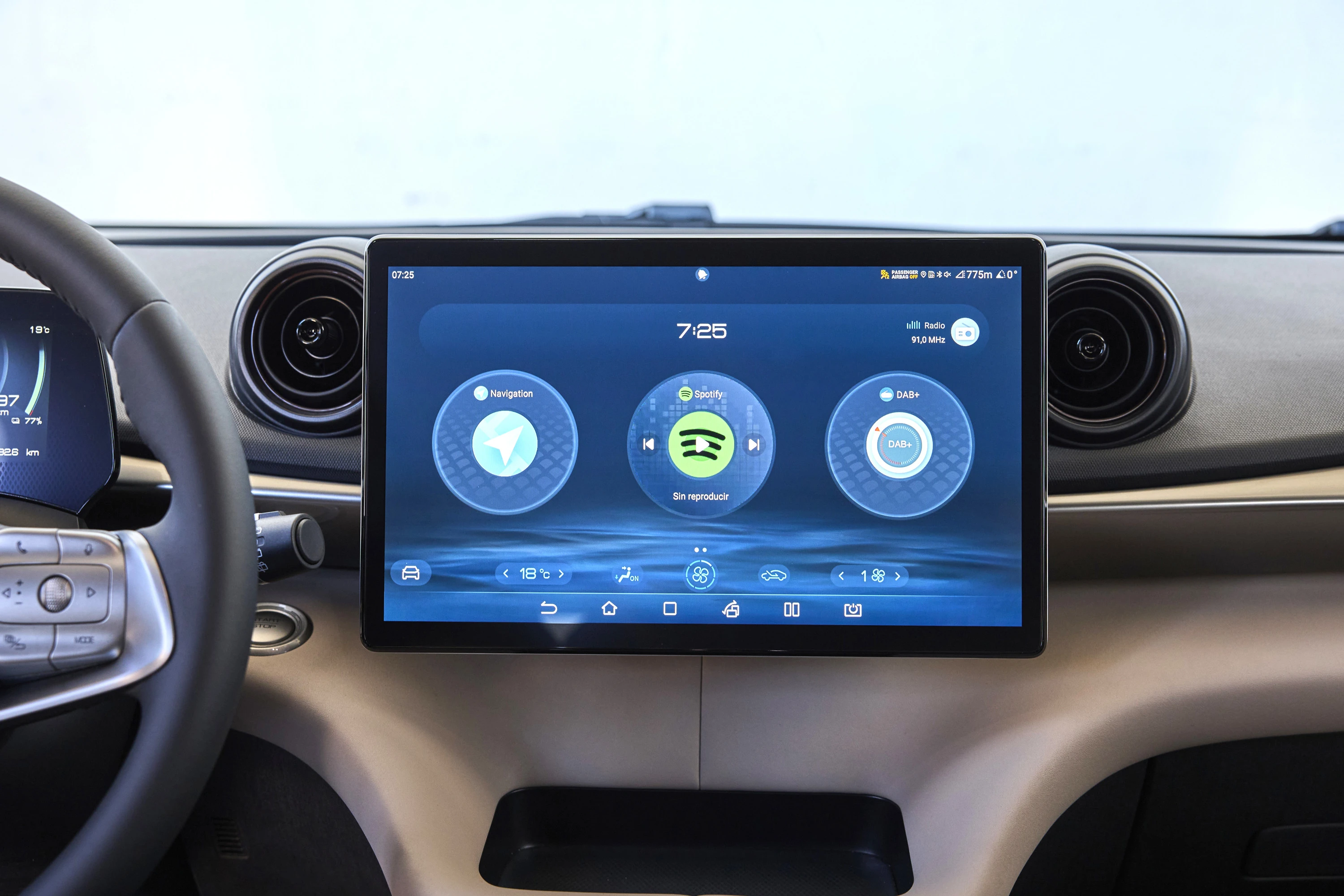 BYD Dolphin 44.9kWh screen view