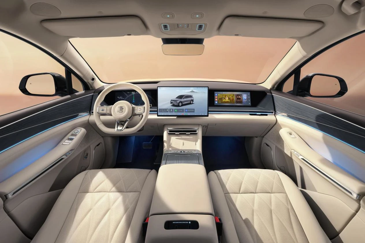 BYD Great Tang EV 850 AWD interior view