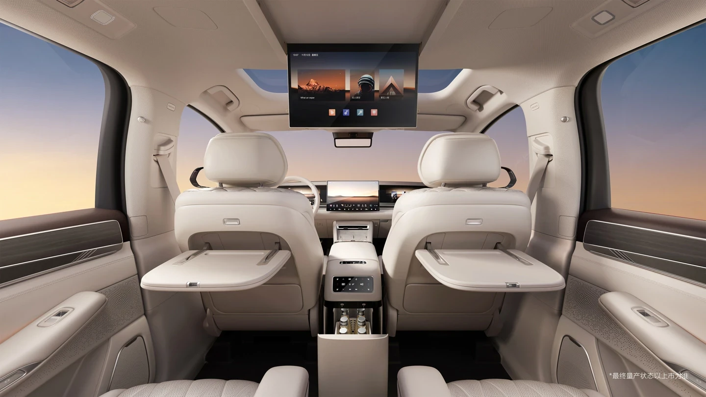 BYD Great Tang EV 950 RWD interior view