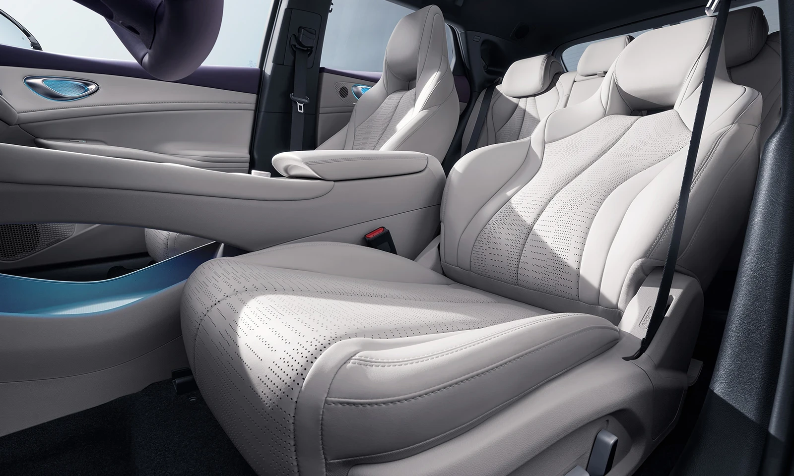 BYD Seal 06 GT 620 frontseats view