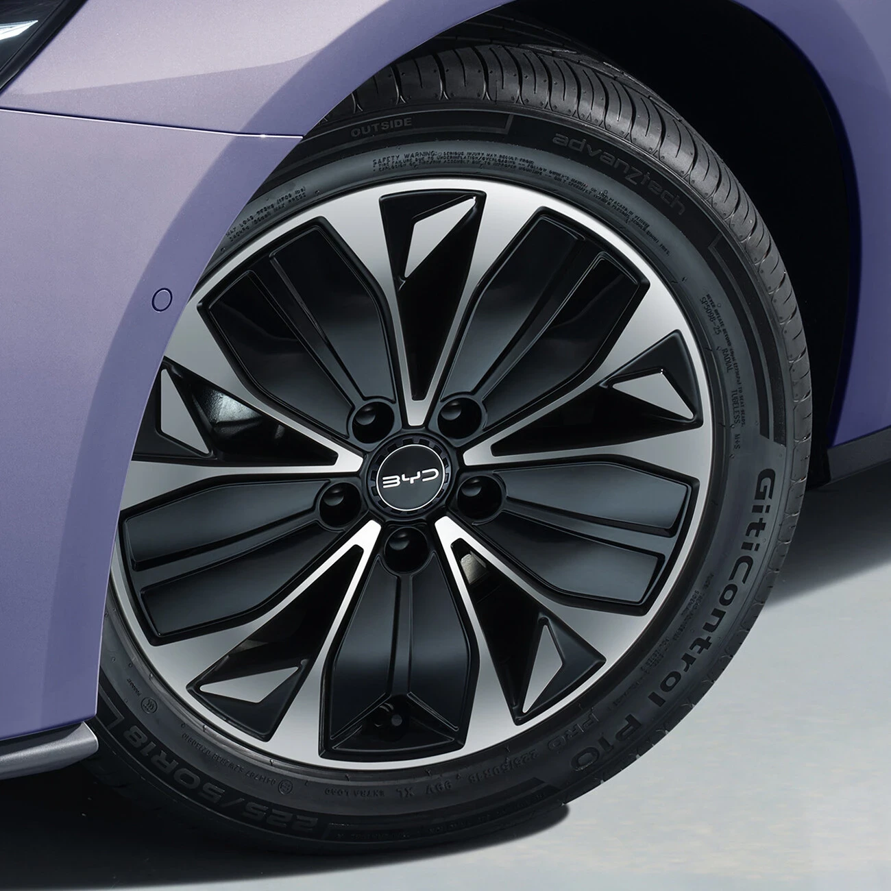BYD Seal 07 EV wheels view