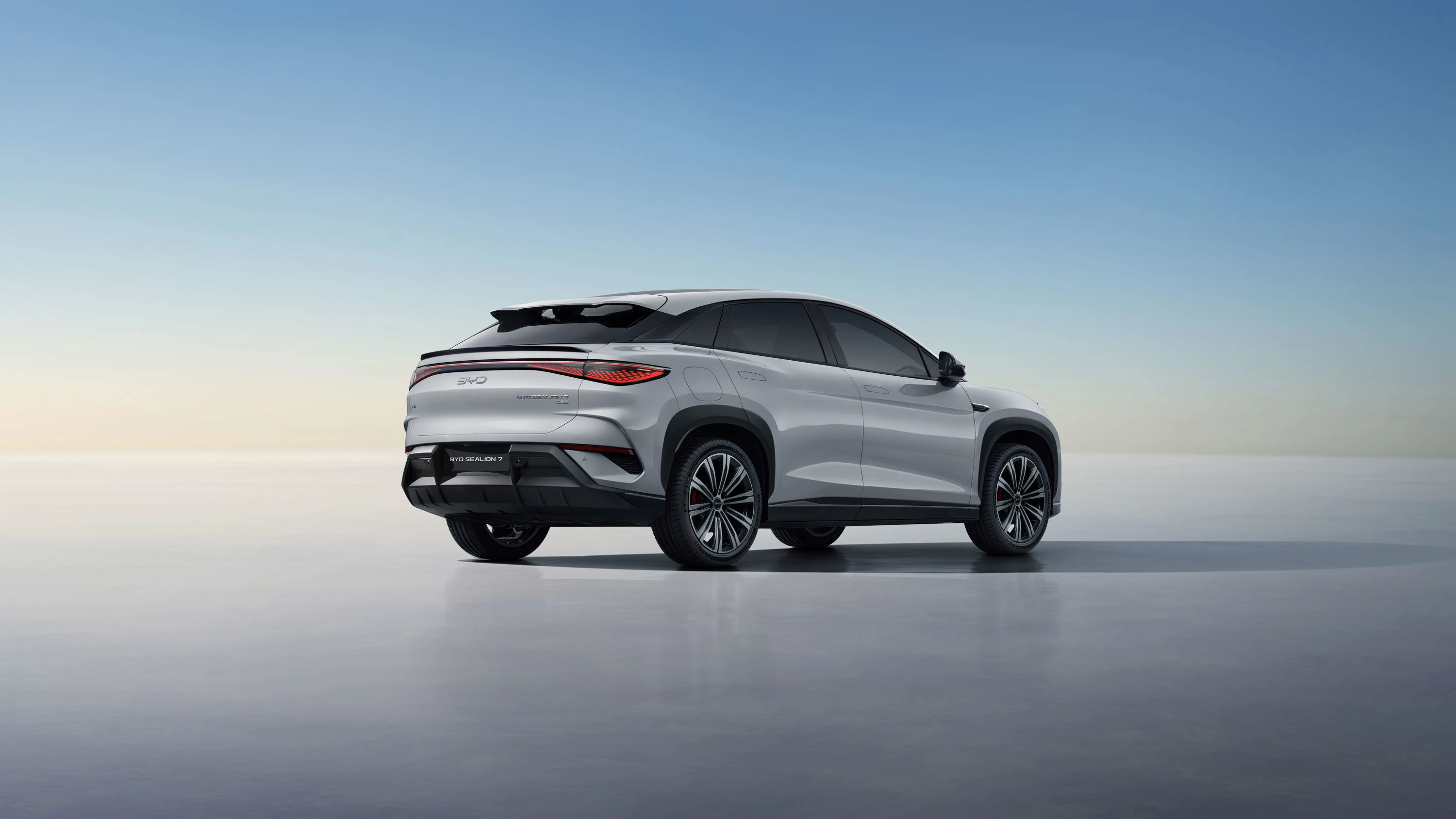 BYD Sealion 7 Excellence exterior view