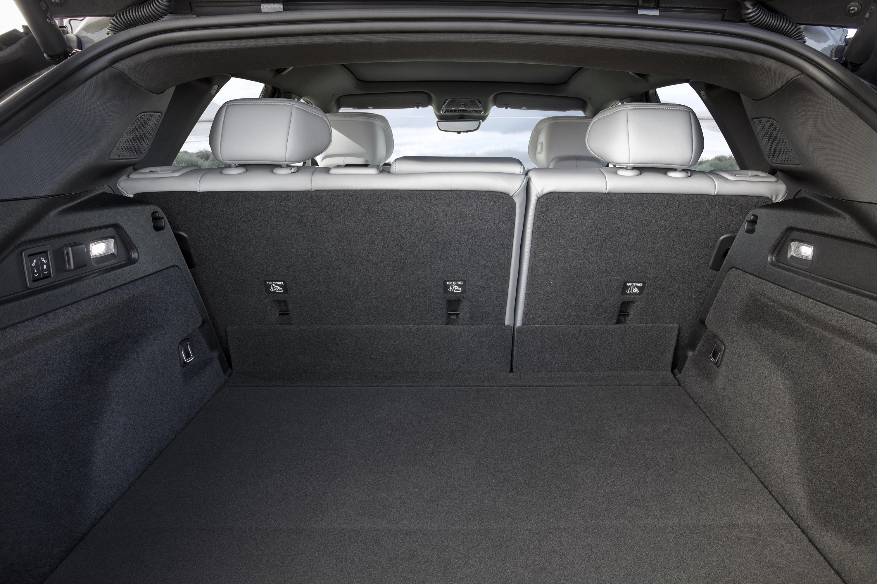 Cadillac LYRIQ RWD trunk view