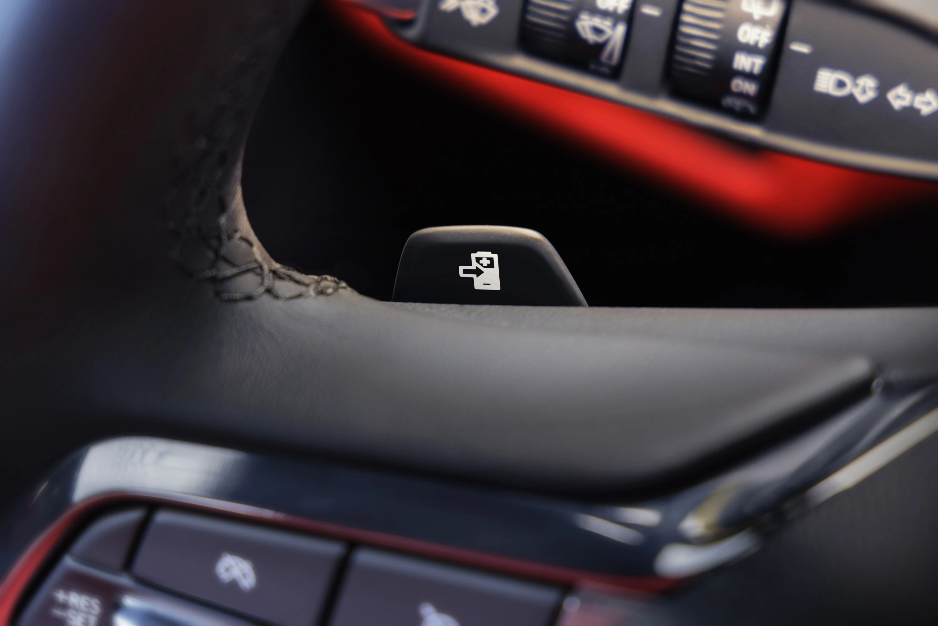 Chevrolet Blazer EV RS AWD regenpaddles view